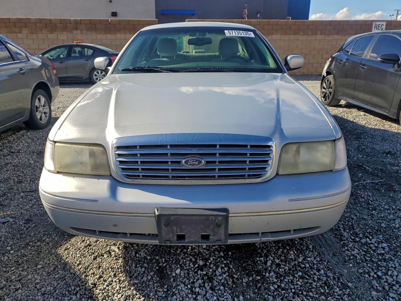 2003 Ford Crown Victoria Lx Silver vin: 2FAFP74W73X146484