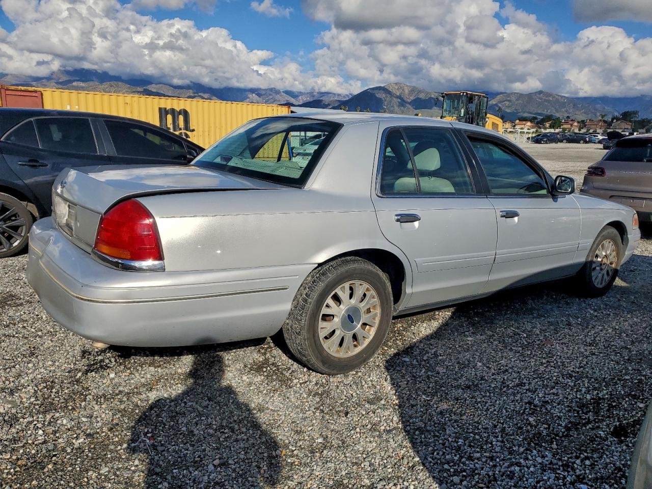 2003 Ford Crown Victoria Lx Silver vin: 2FAFP74W73X146484