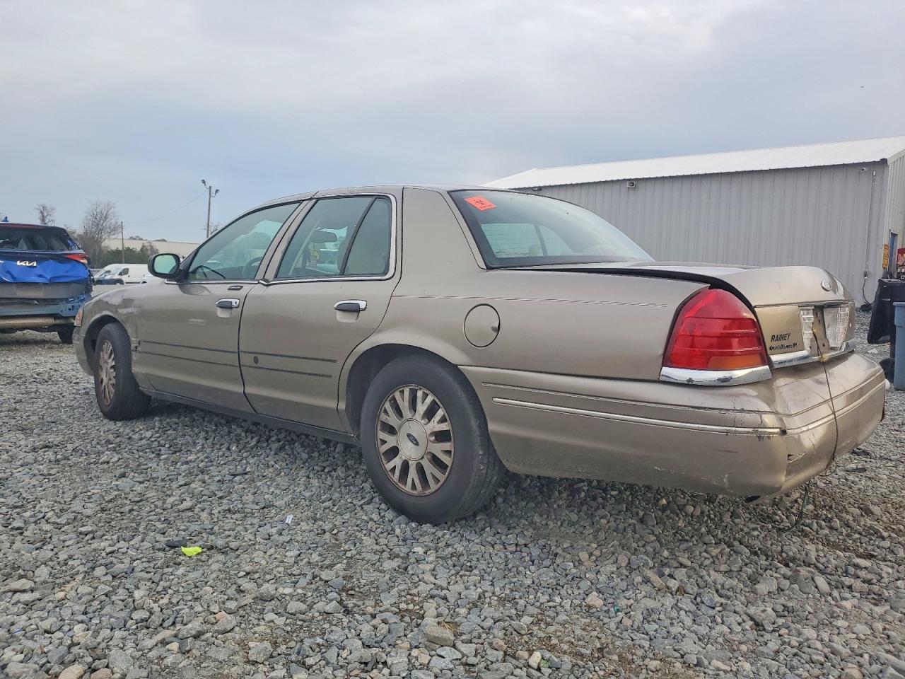 2004 Ford Crown Victoria Lx Gold vin: 2FAFP74W74X115933