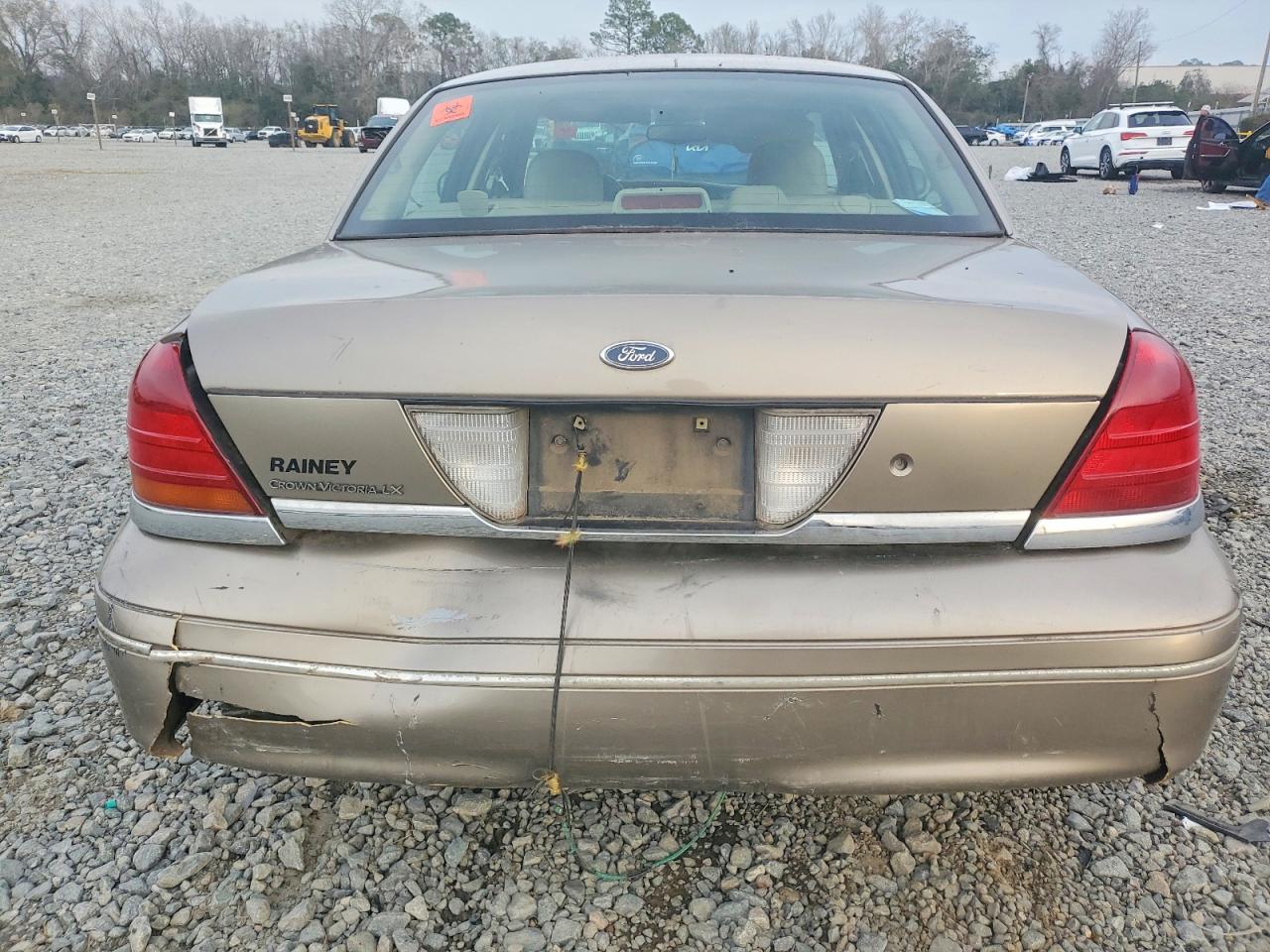 2004 Ford Crown Victoria Lx Gold vin: 2FAFP74W74X115933