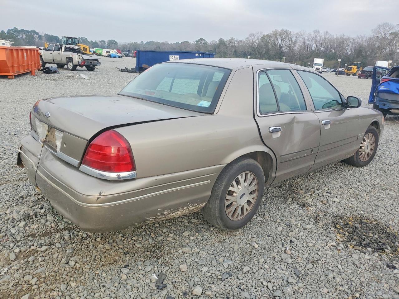 2004 Ford Crown Victoria Lx Gold vin: 2FAFP74W74X115933