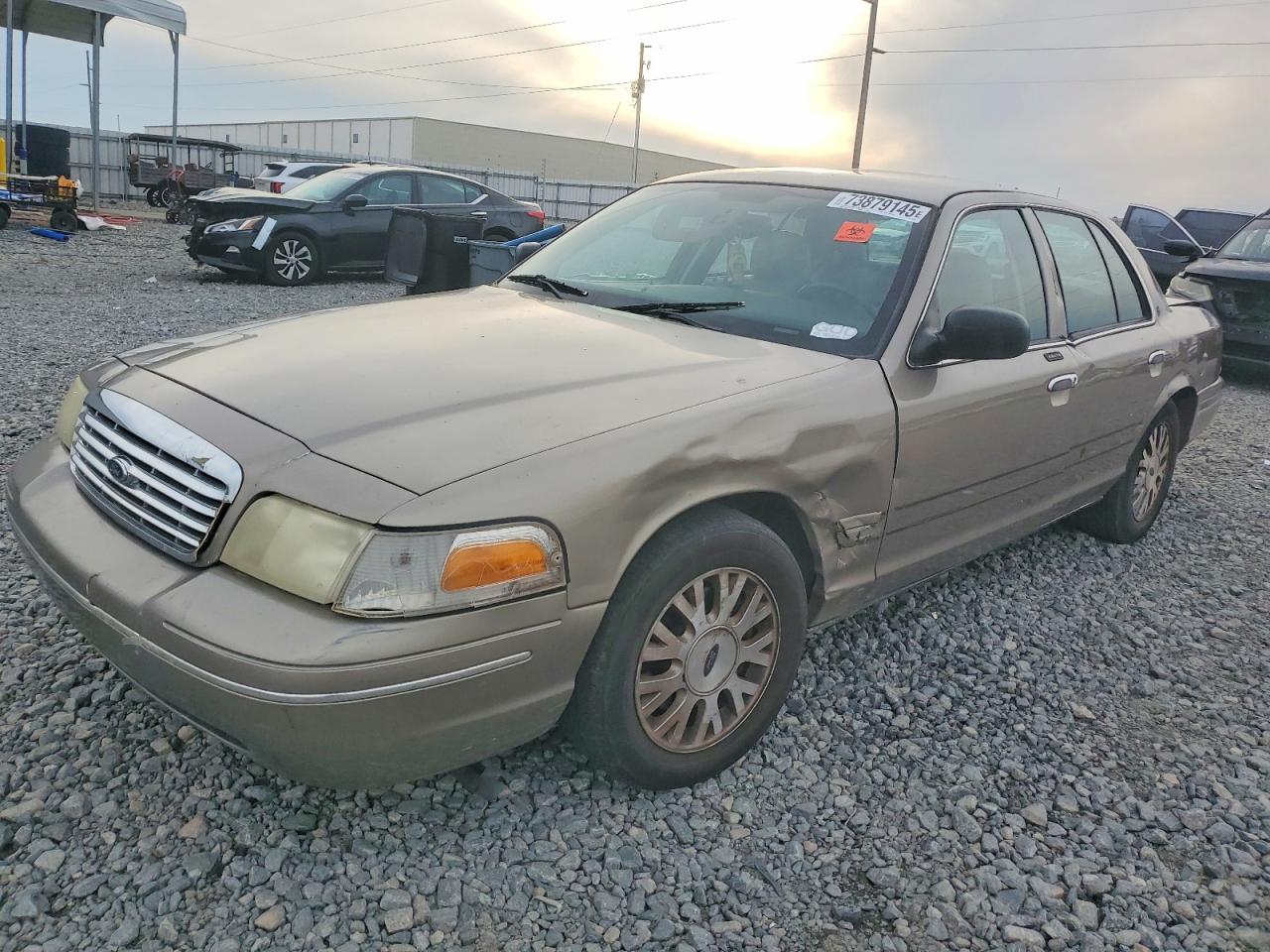 2004 Ford Crown Victoria Lx Gold vin: 2FAFP74W74X115933