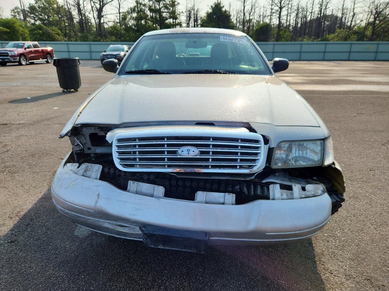 2006 Ford Crown Victoria Lx Серебряный vin: 2FAFP74W76X129379