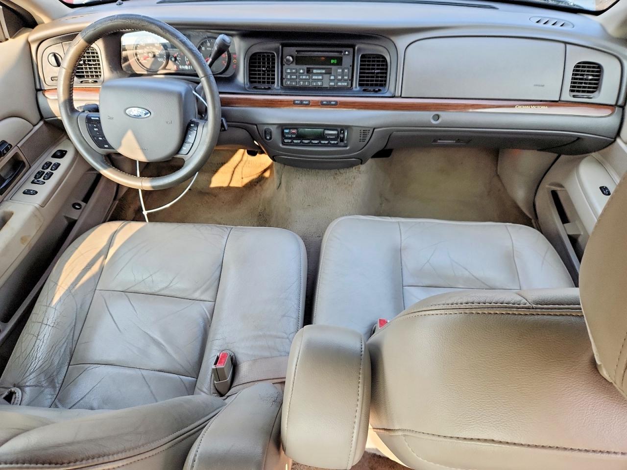 2006 Ford Crown Victoria Lx Серебряный vin: 2FAFP74W76X129379