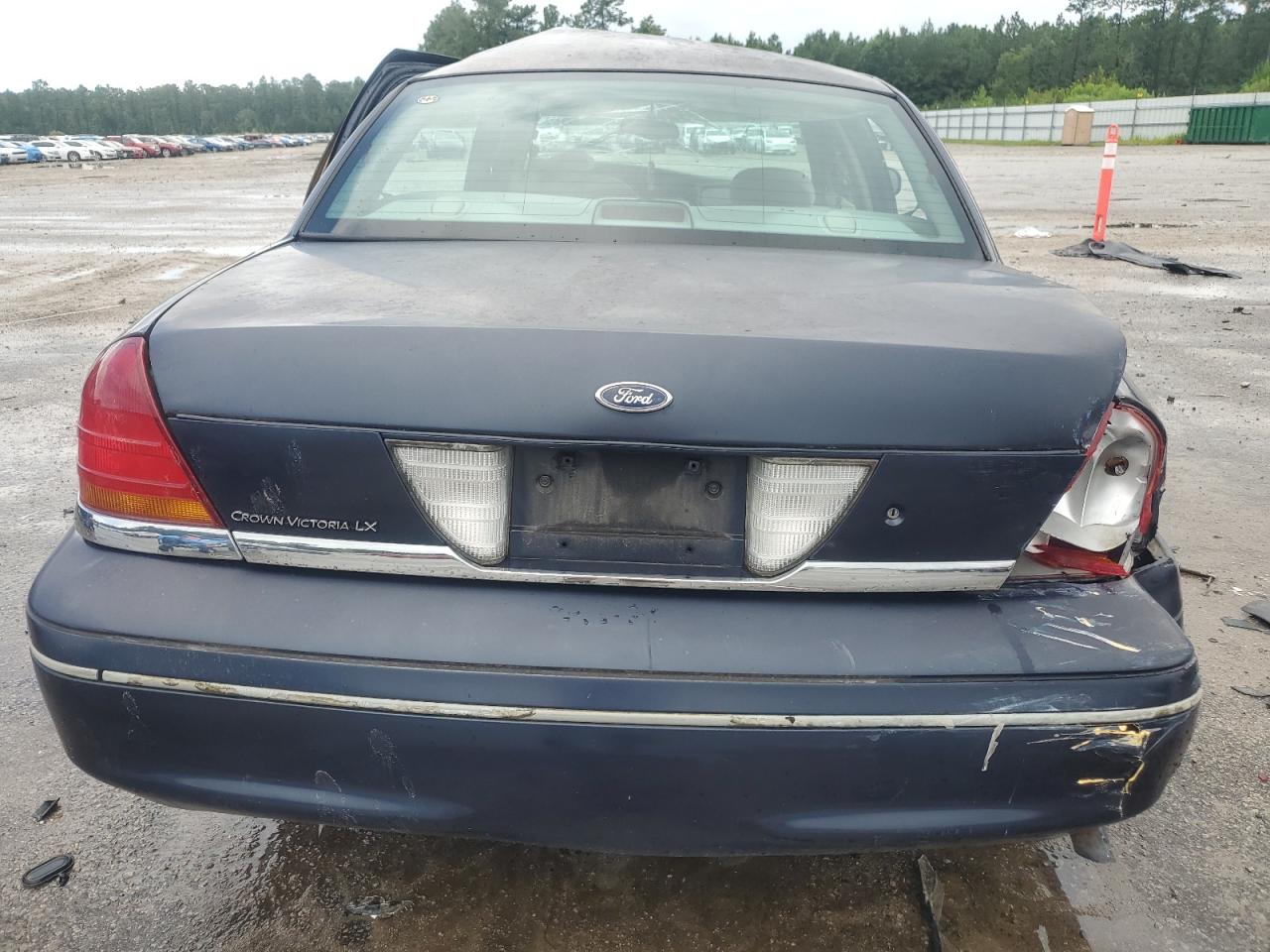 2001 Ford Crown Victoria Lx Blue vin: 2FAFP74W81X141792