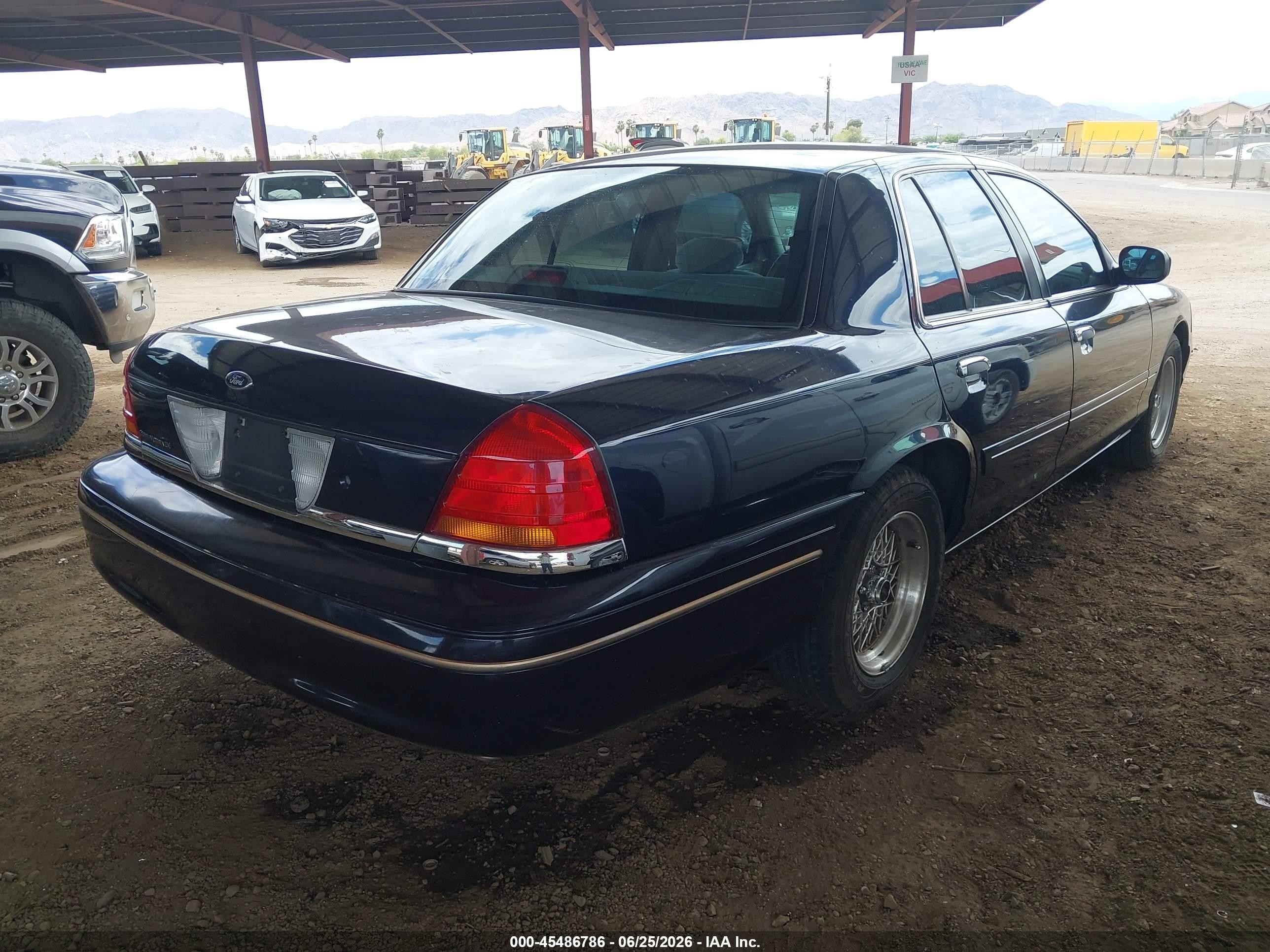 2002 Ford Crown Victoria Lx Blue vin: 2FAFP74W82X159906