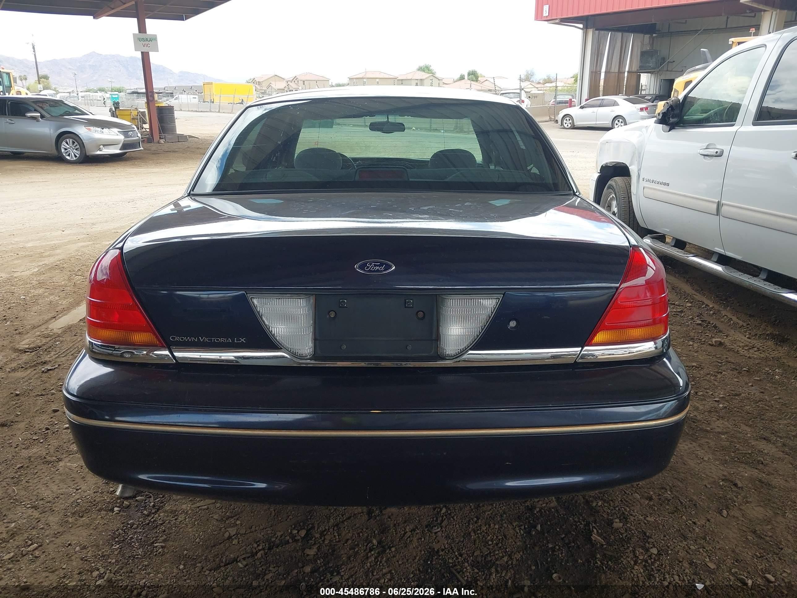 2002 Ford Crown Victoria Lx Blue vin: 2FAFP74W82X159906