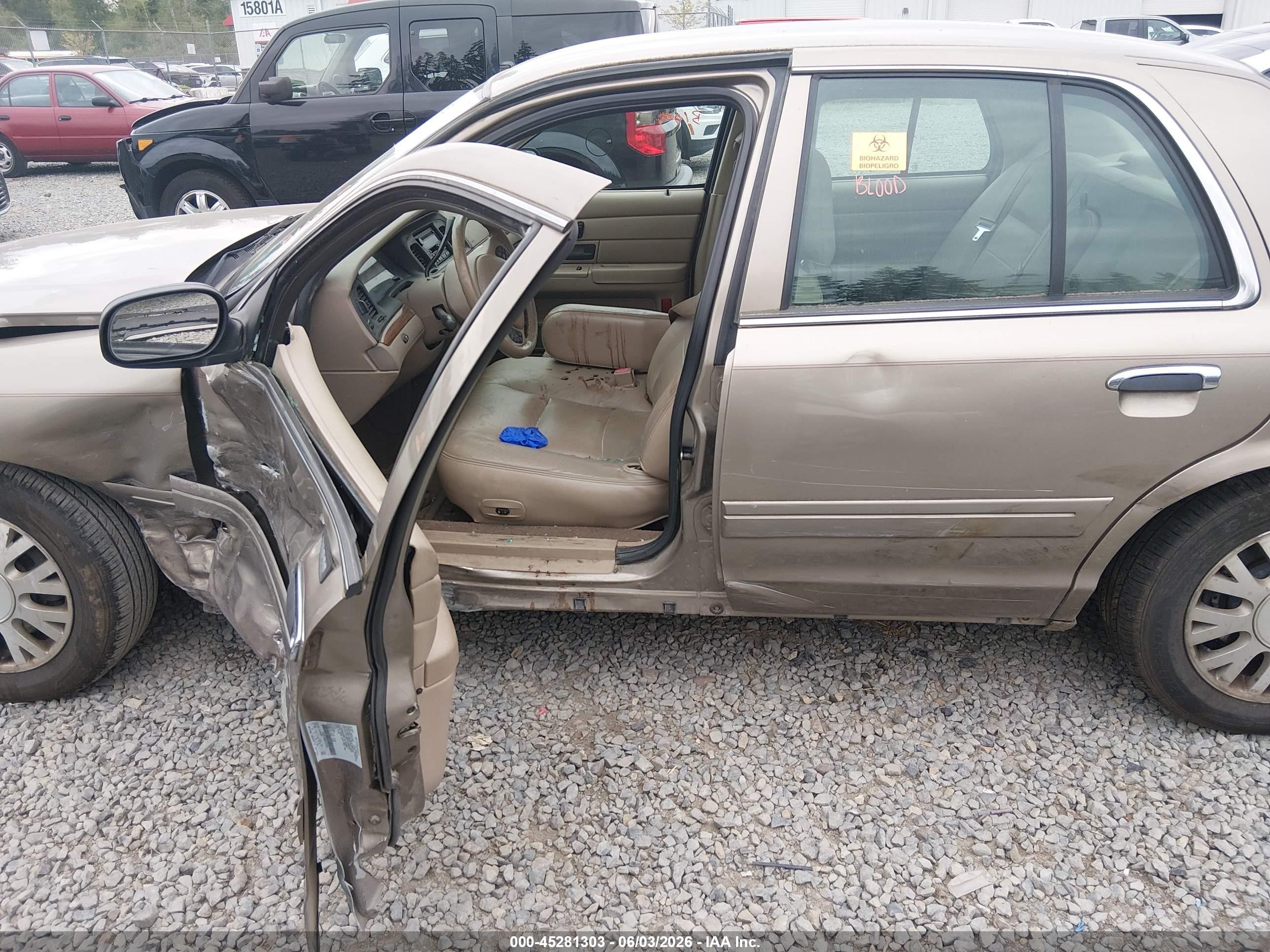 2004 Ford Crown Victoria Lx Золотой vin: 2FAFP74W84X157933