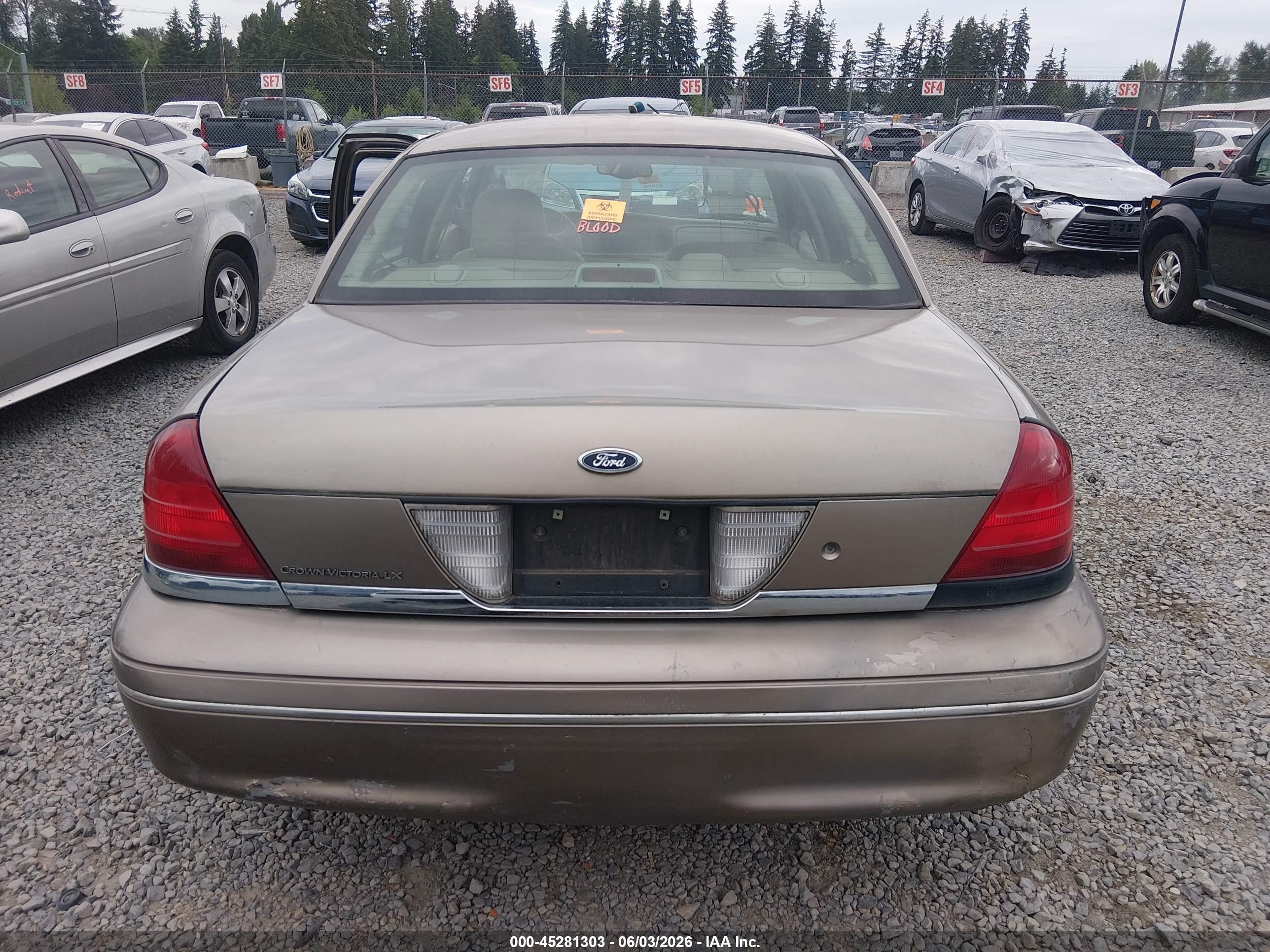 2004 Ford Crown Victoria Lx Золотой vin: 2FAFP74W84X157933