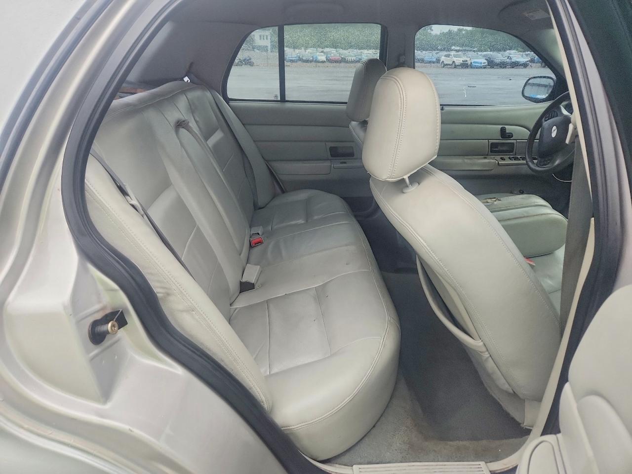 2004 Ford Crown Victoria Lx Silver vin: 2FAFP74W84X186462
