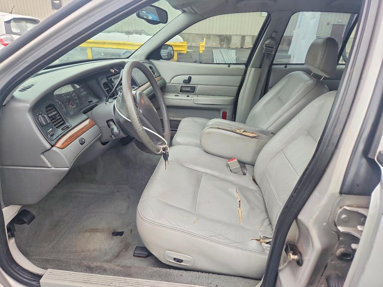 2004 Ford Crown Victoria Lx Silver vin: 2FAFP74W84X186462