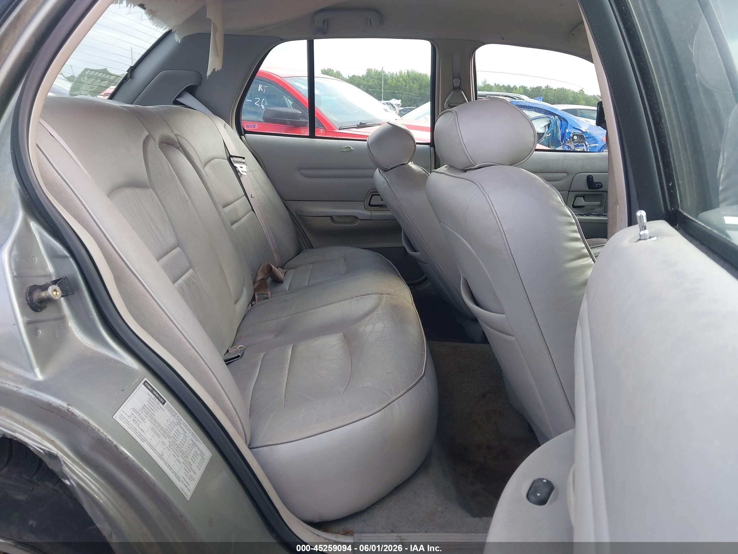 1999 Ford Crown Victoria Lx Серый vin: 2FAFP74W8XX142577