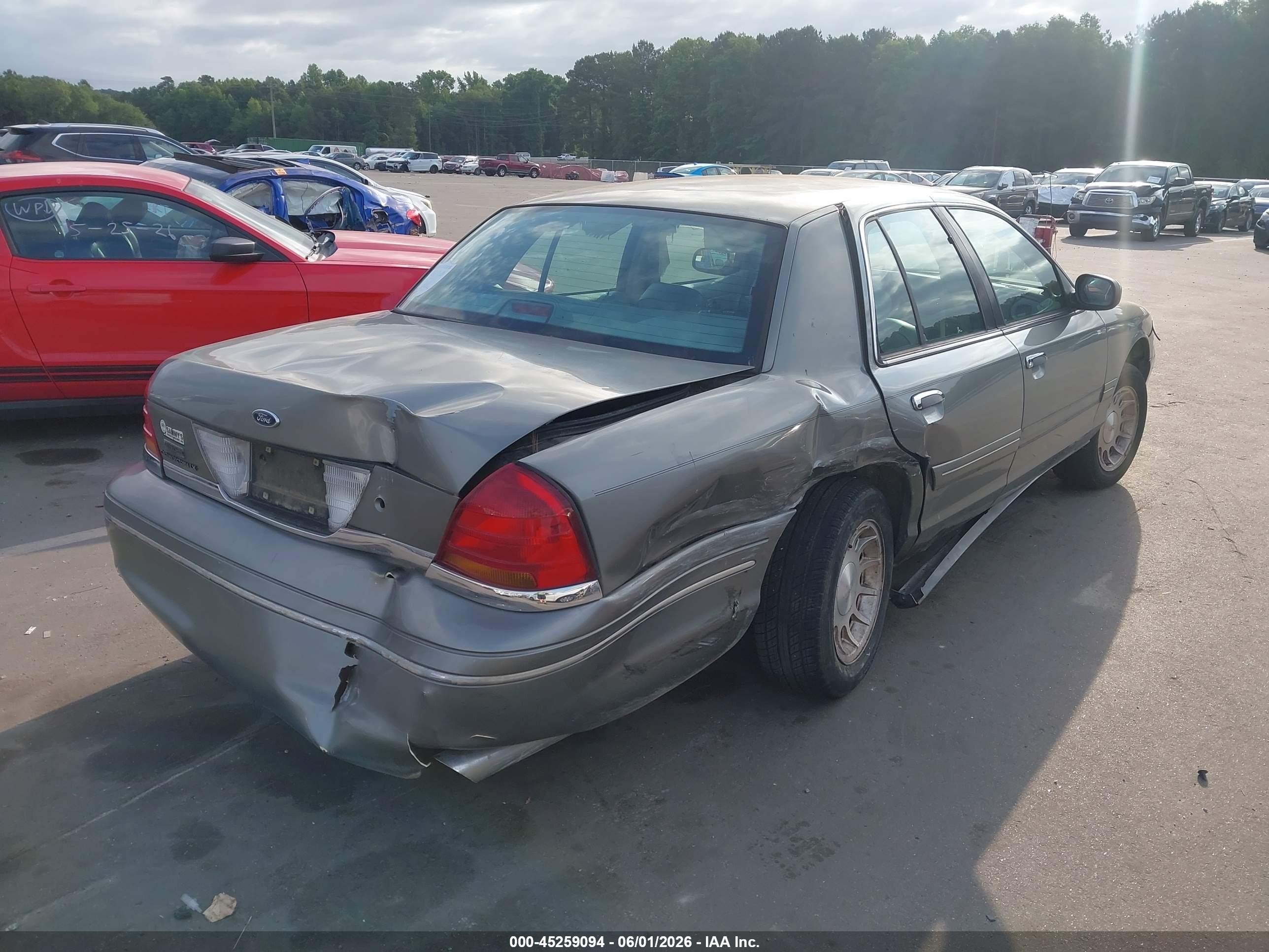 1999 Ford Crown Victoria Lx Серый vin: 2FAFP74W8XX142577