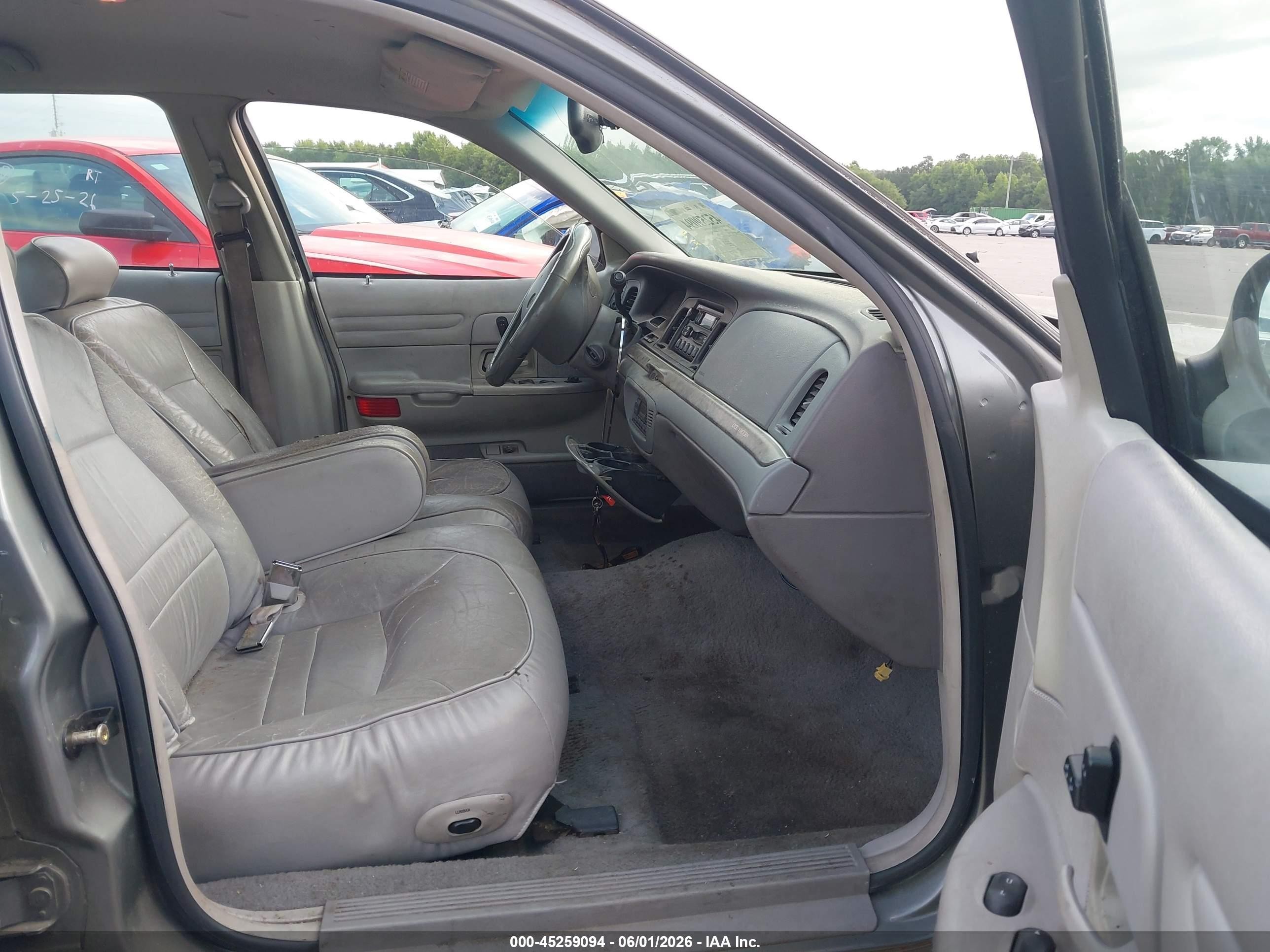 1999 Ford Crown Victoria Lx Серый vin: 2FAFP74W8XX142577