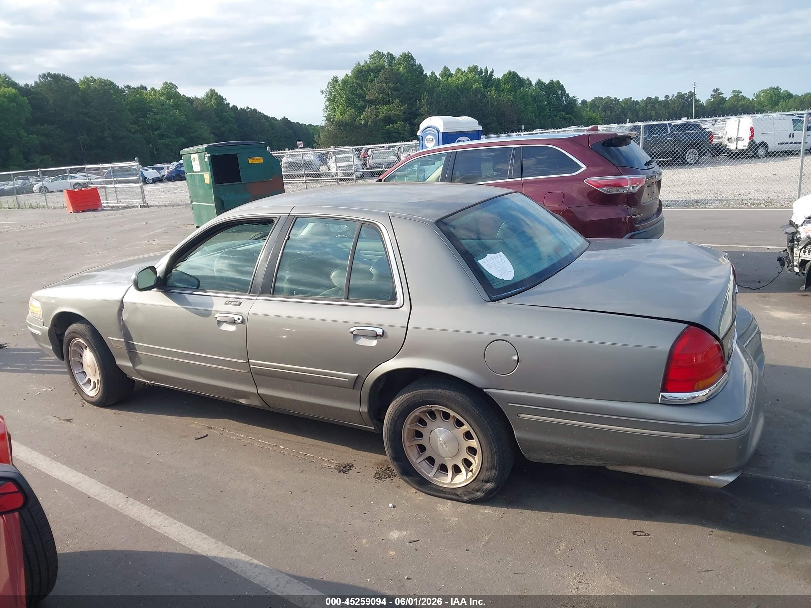 1999 Ford Crown Victoria Lx Серый vin: 2FAFP74W8XX142577