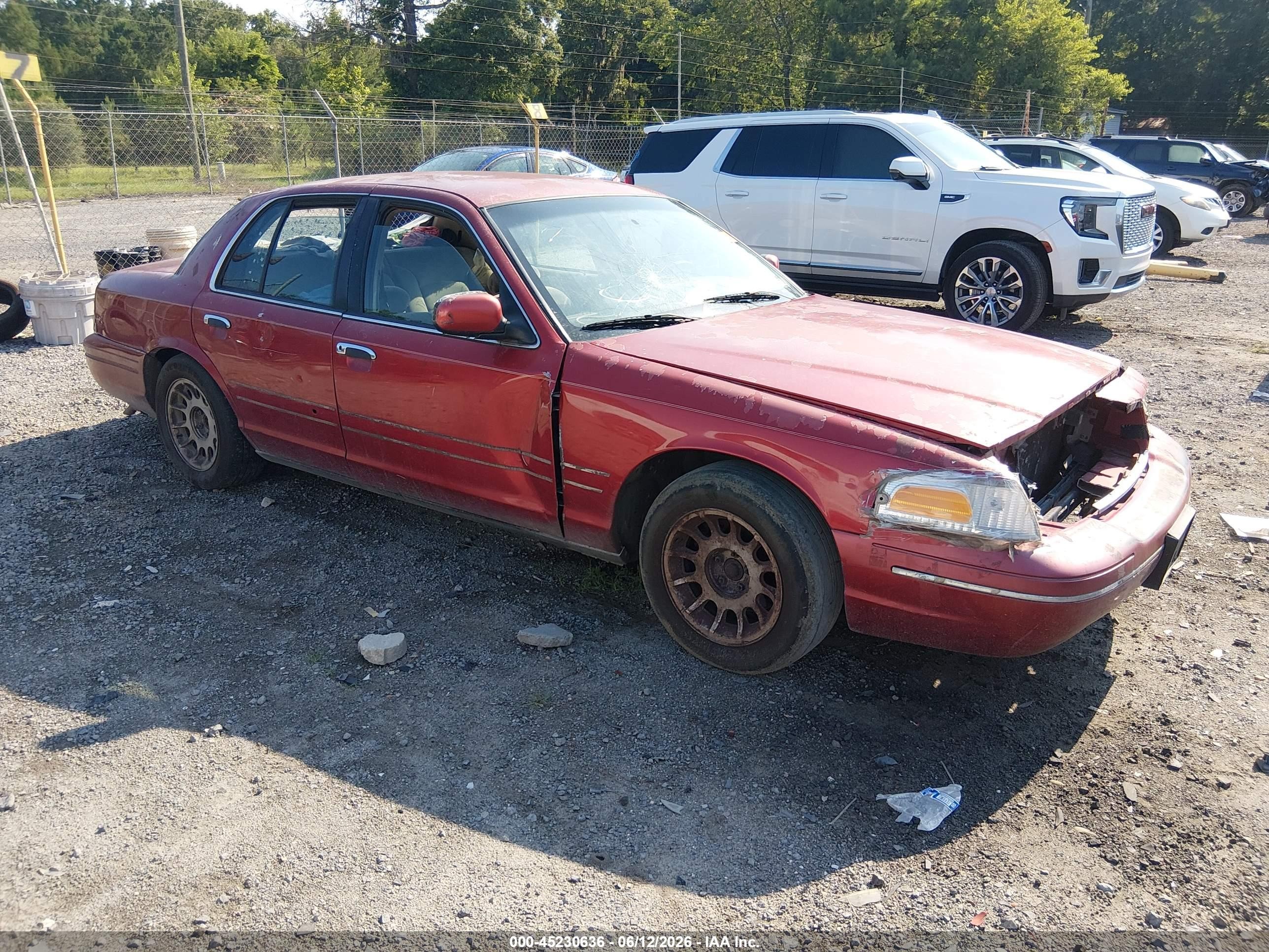 1999 Ford Crown Victoria Lx Red vin: 2FAFP74W8XX241402