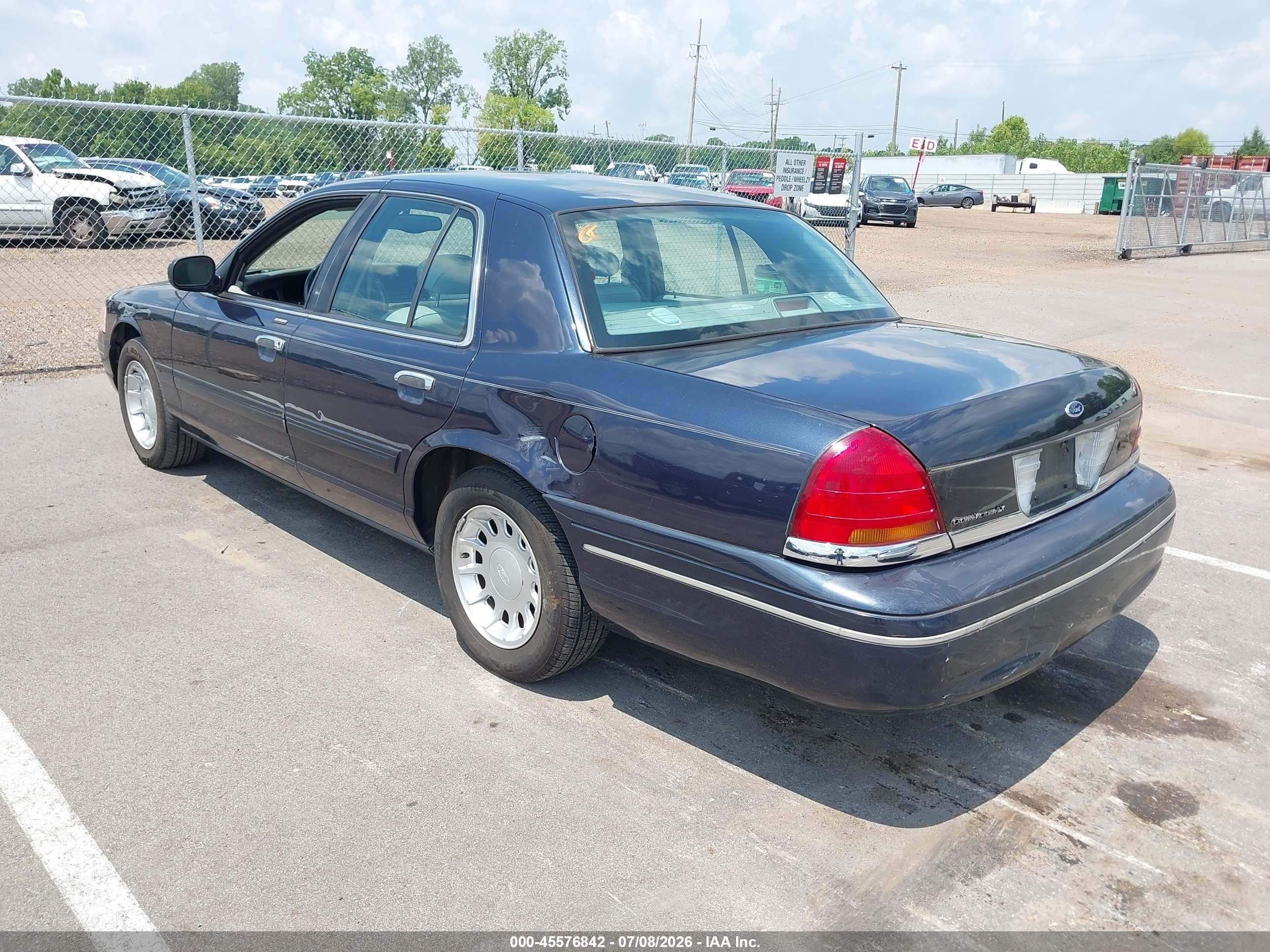 2000 Ford Crown Victoria Lx Blue vin: 2FAFP74W8YX150101