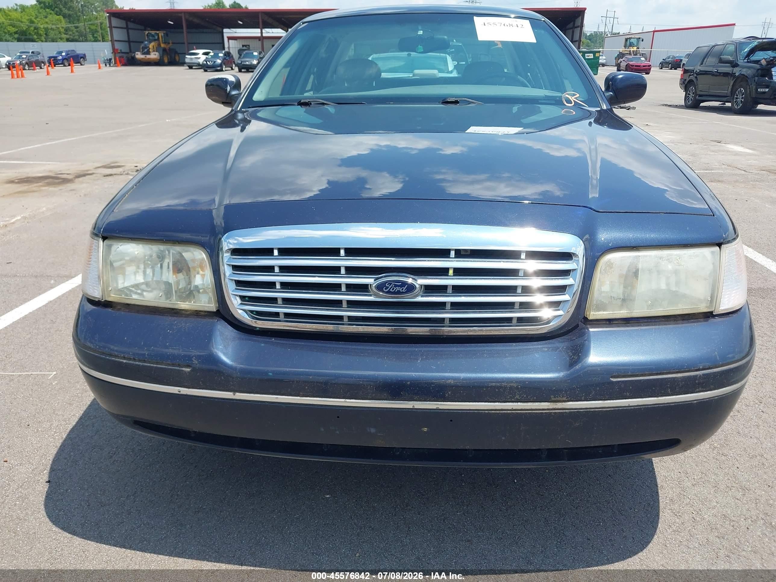 2000 Ford Crown Victoria Lx Blue vin: 2FAFP74W8YX150101