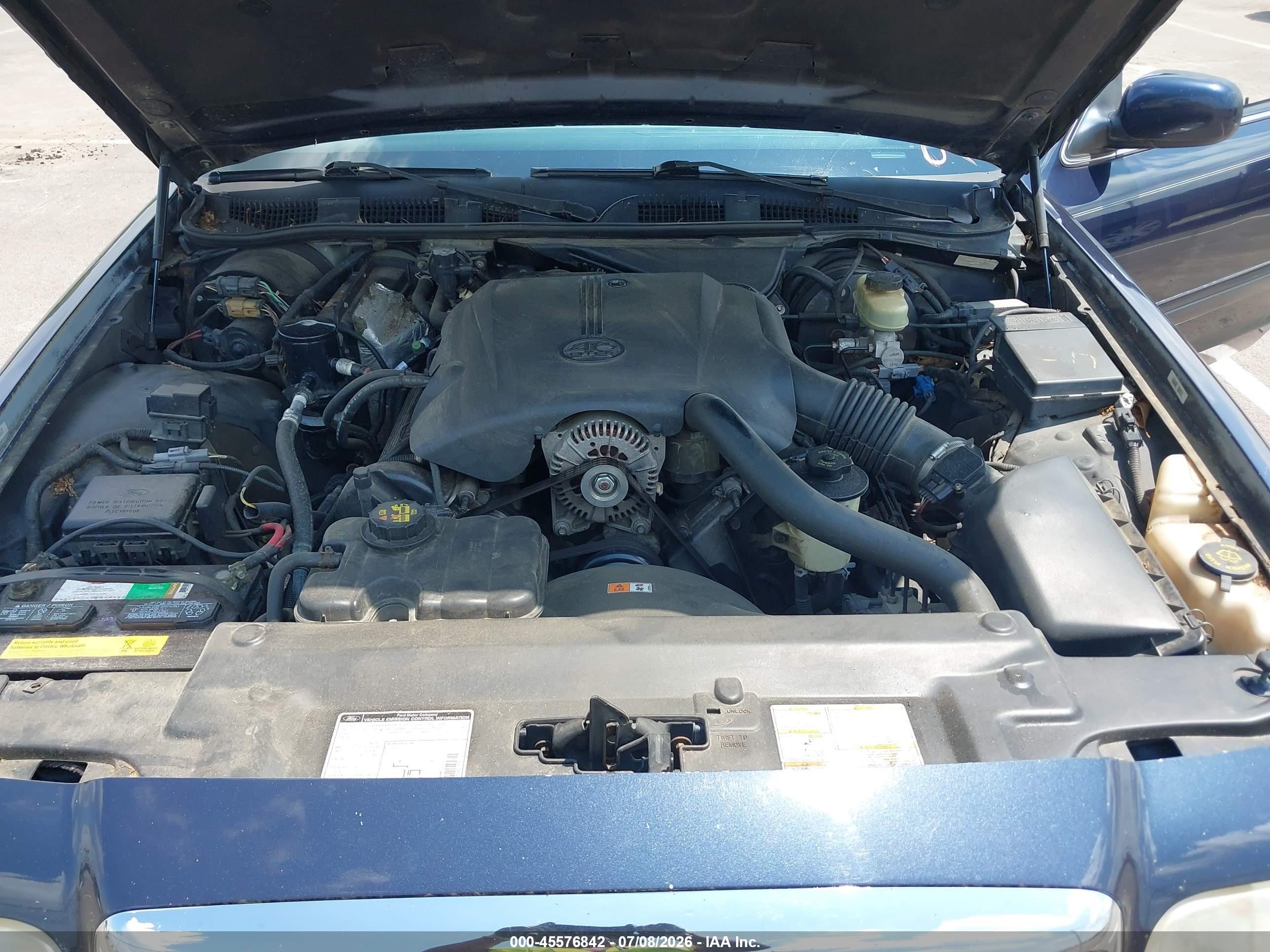 2000 Ford Crown Victoria Lx Blue vin: 2FAFP74W8YX150101