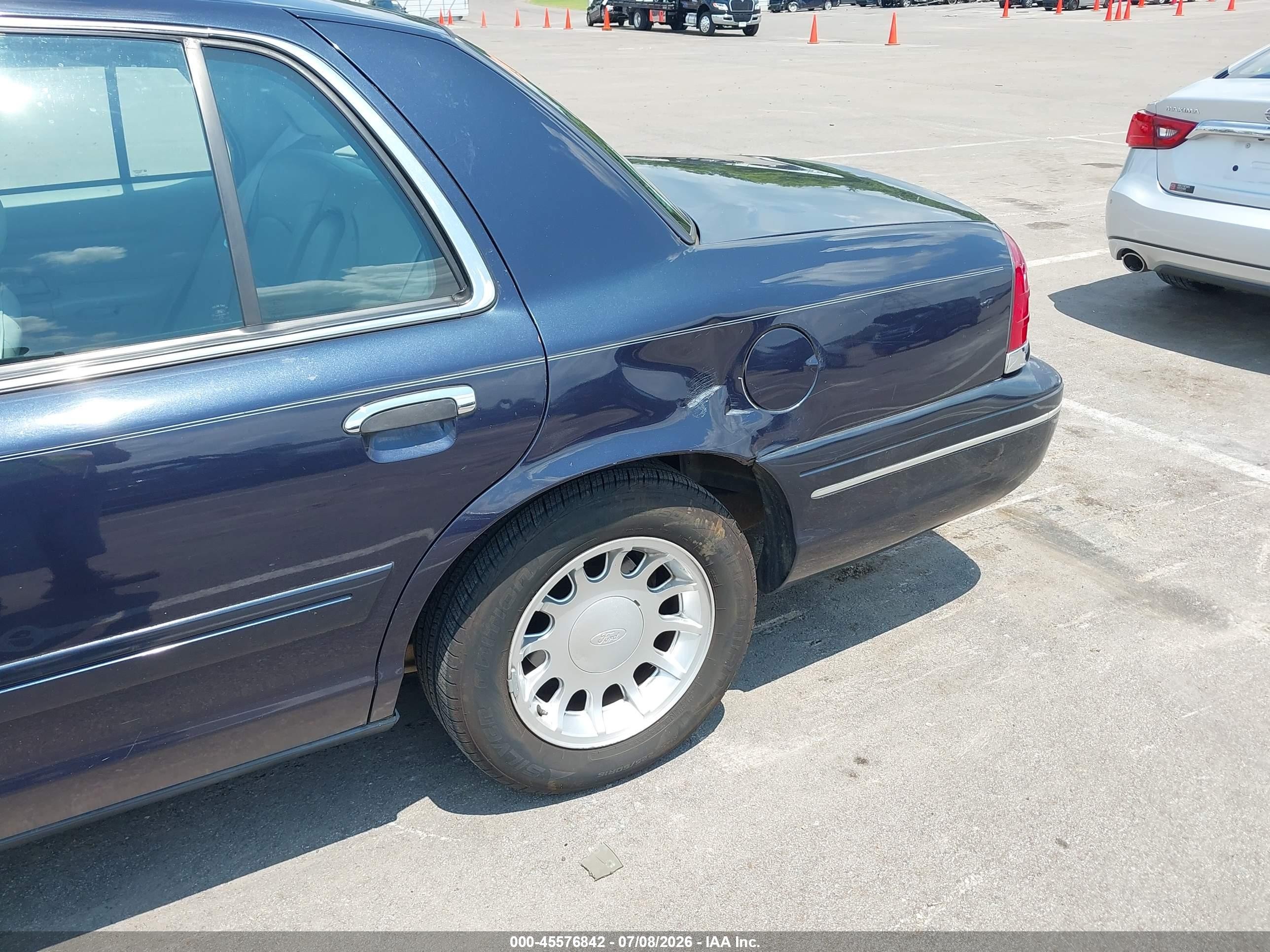 2000 Ford Crown Victoria Lx Blue vin: 2FAFP74W8YX150101