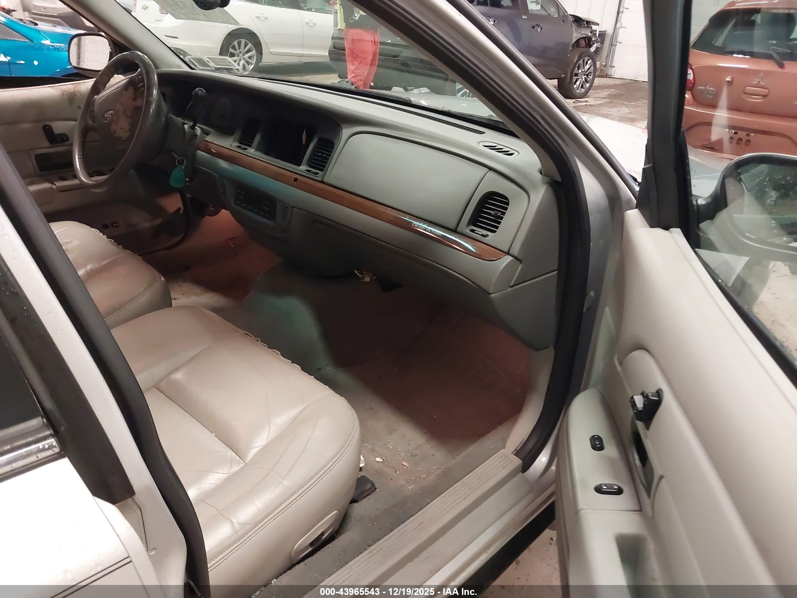 2003 Ford Crown Victoria Lx Gray vin: 2FAFP74W93X154960