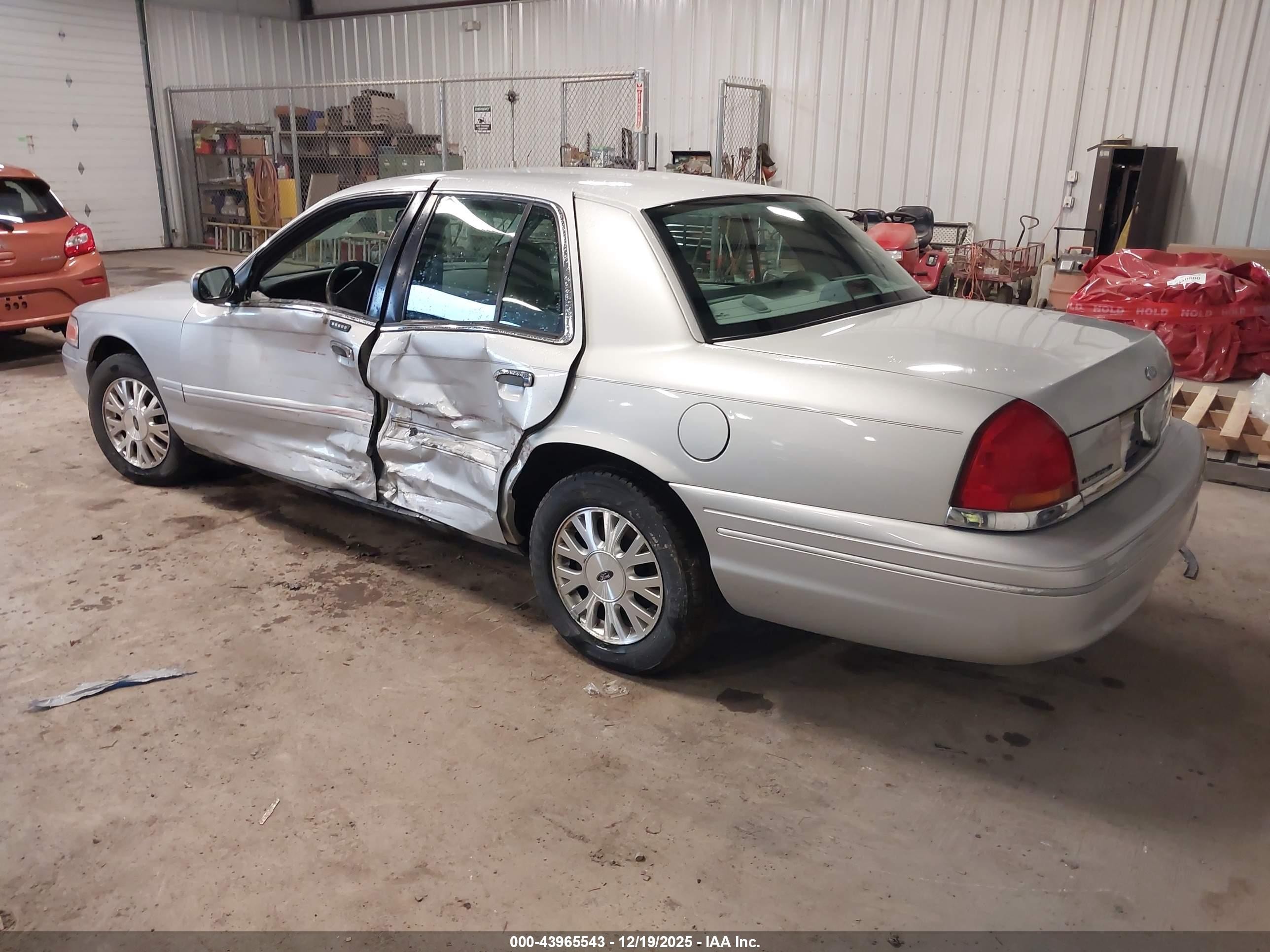 2003 Ford Crown Victoria Lx Gray vin: 2FAFP74W93X154960