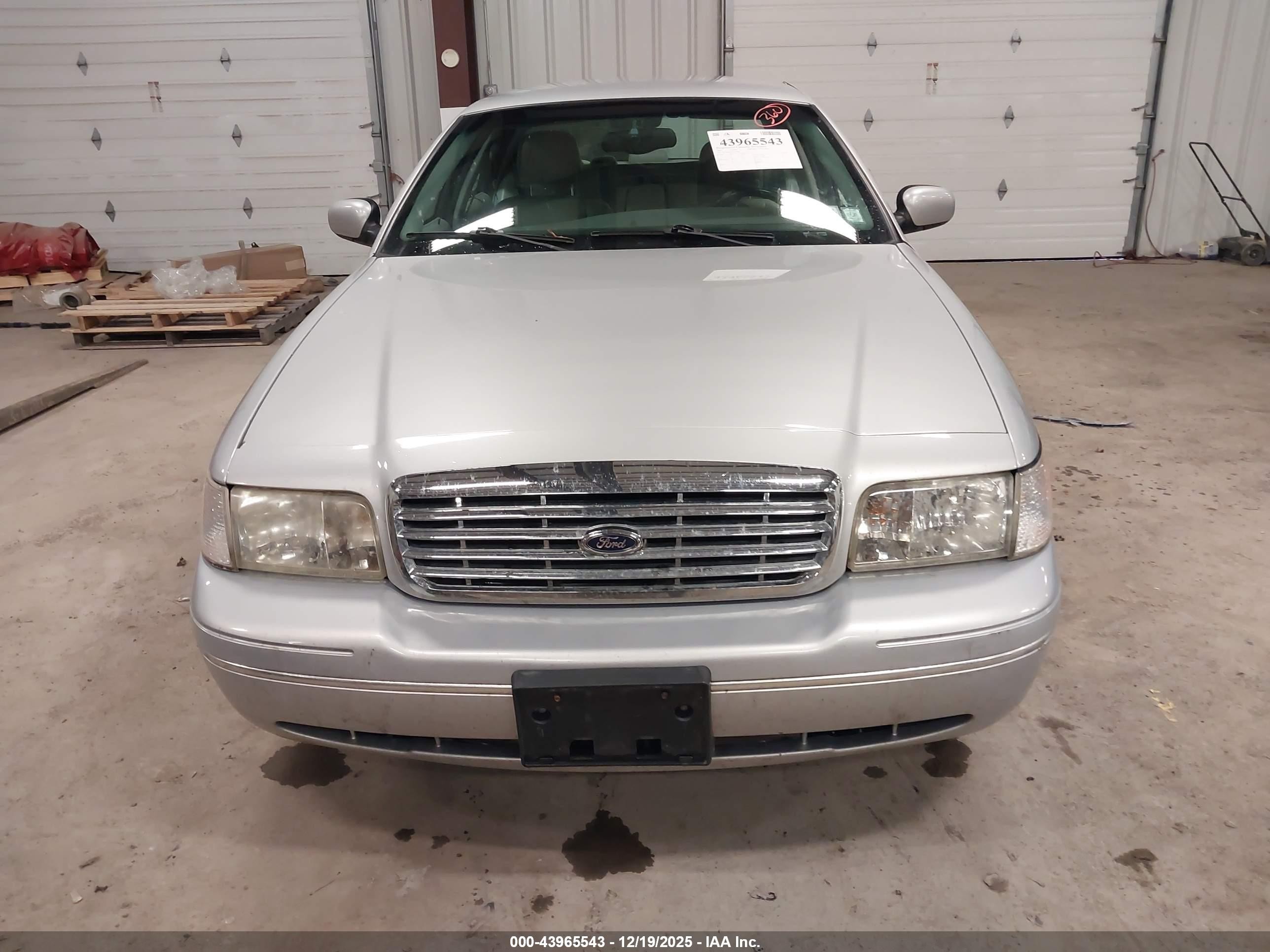 2003 Ford Crown Victoria Lx Gray vin: 2FAFP74W93X154960