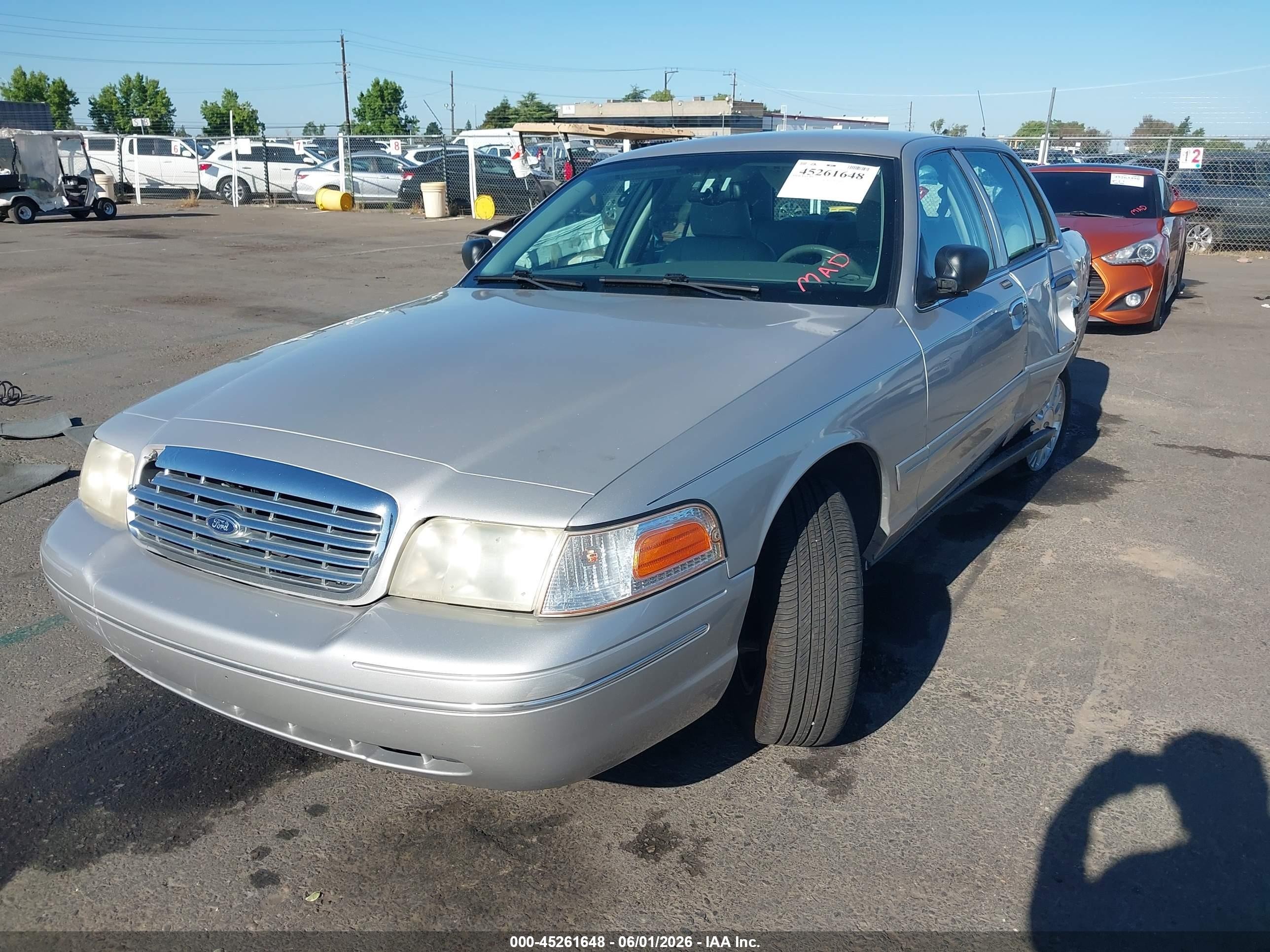 2003 Ford Crown Victoria Lx Silver vin: 2FAFP74W93X197596