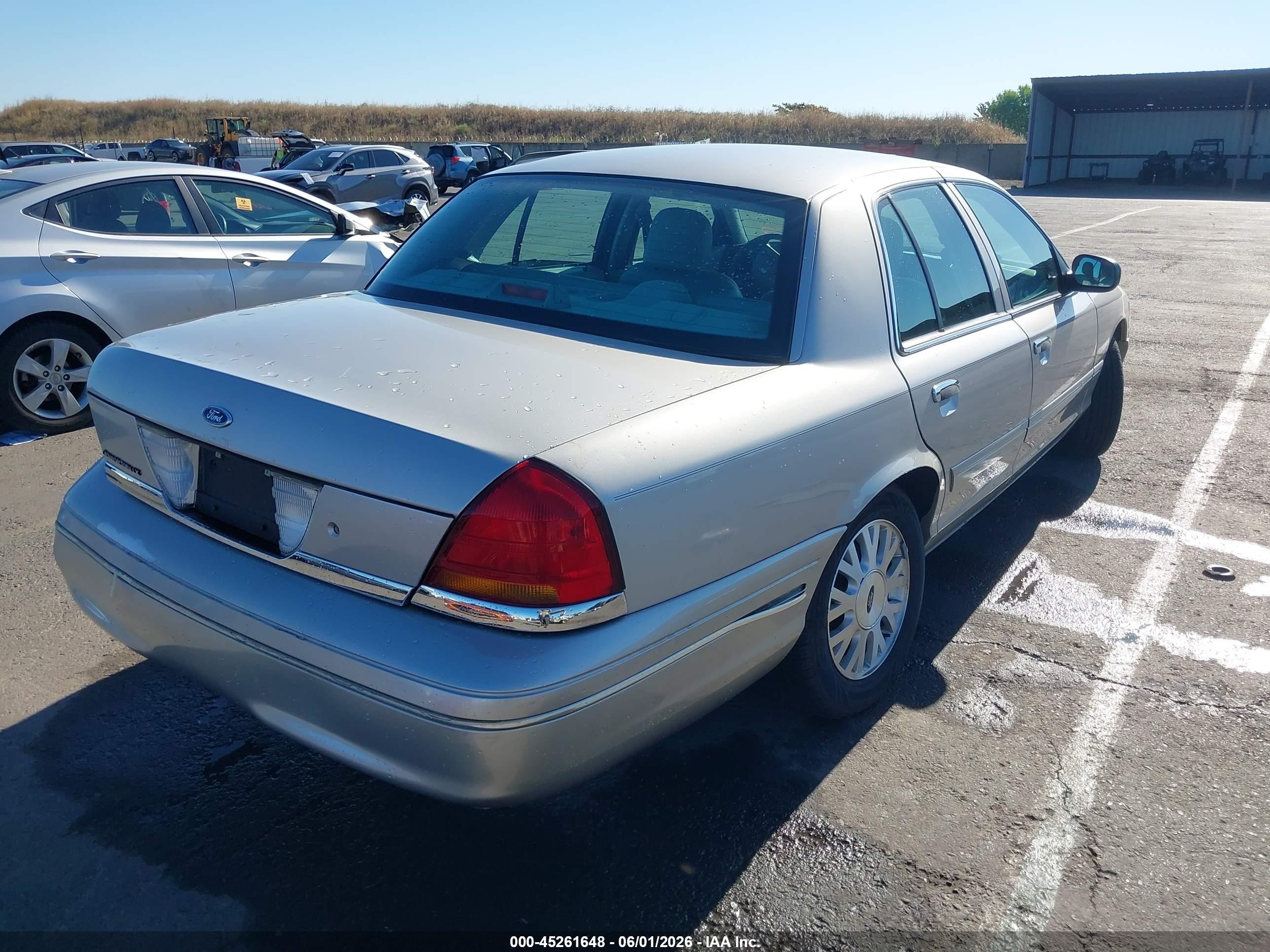 2003 Ford Crown Victoria Lx Silver vin: 2FAFP74W93X197596