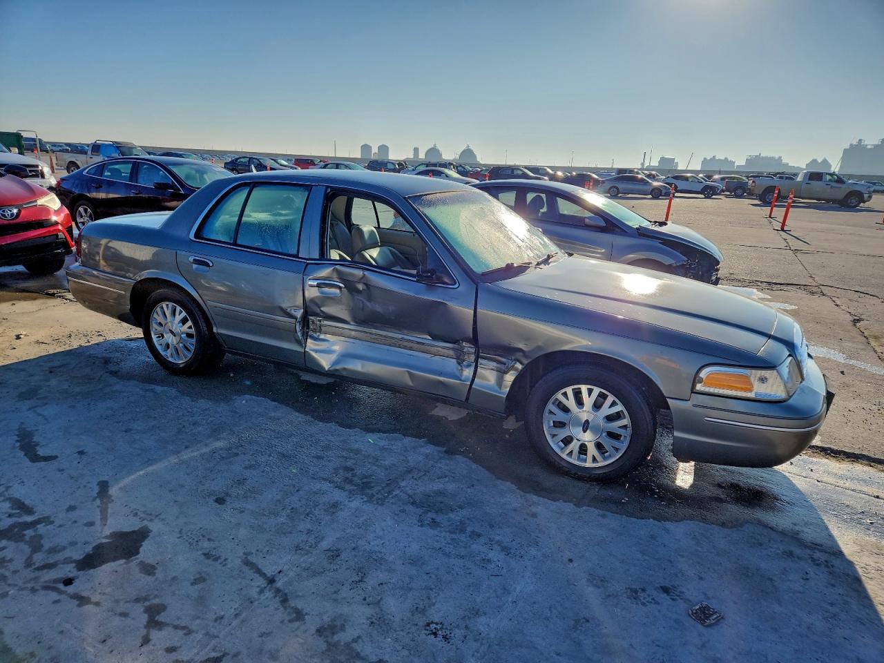 2004 Ford Crown Victoria Lx Silver vin: 2FAFP74W94X158007