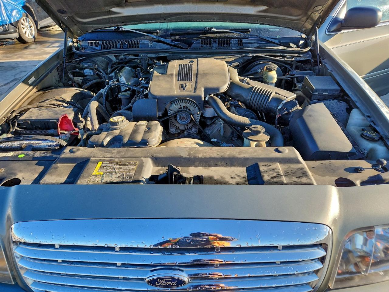 2004 Ford Crown Victoria Lx Silver vin: 2FAFP74W94X158007