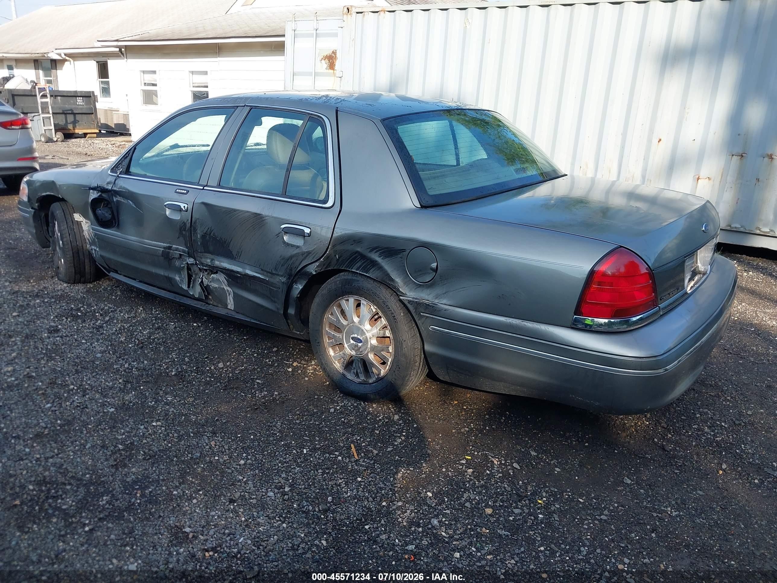 2004 Ford Crown Victoria Lx Tan vin: 2FAFP74W94X182212