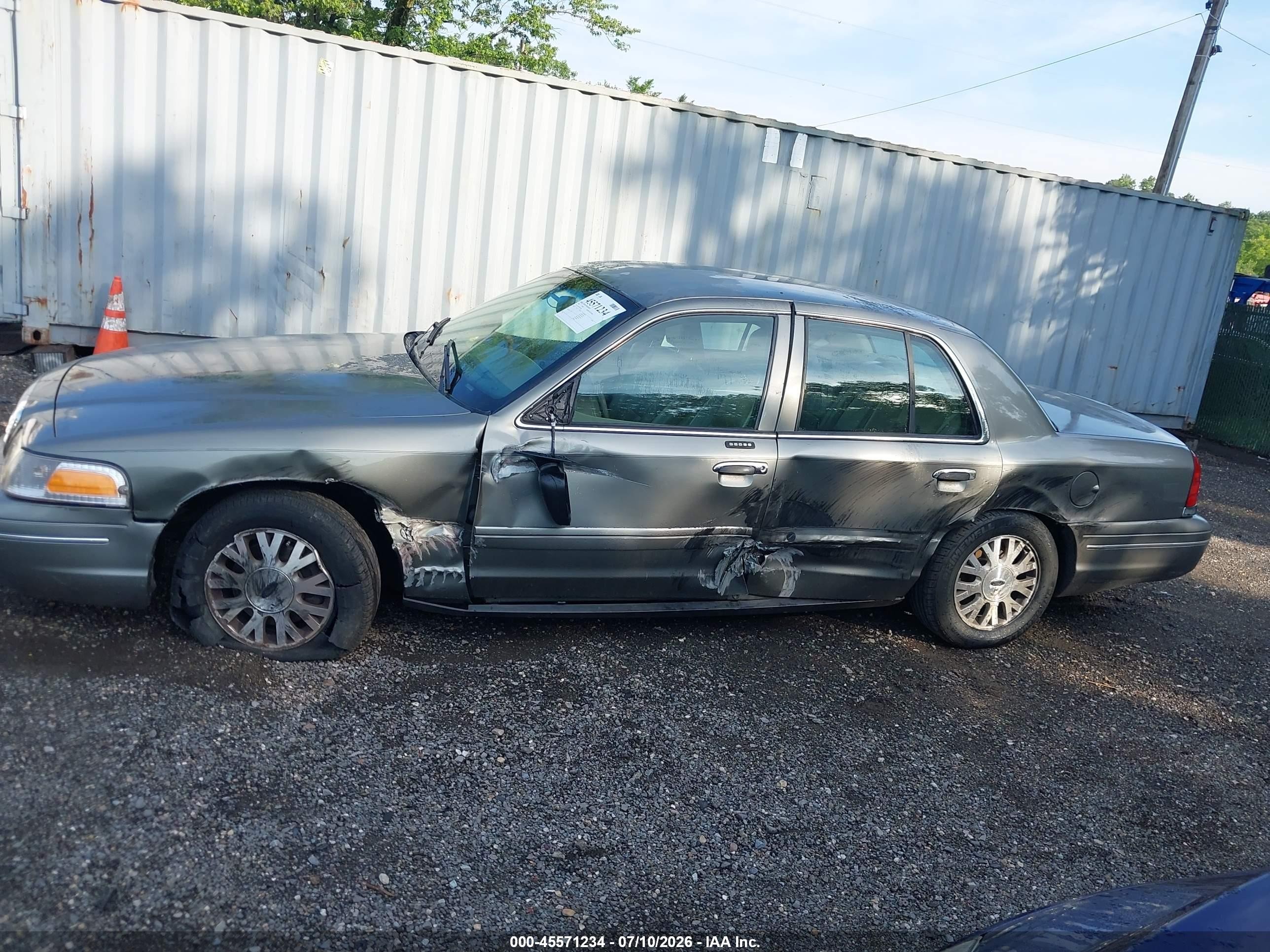 2004 Ford Crown Victoria Lx Tan vin: 2FAFP74W94X182212