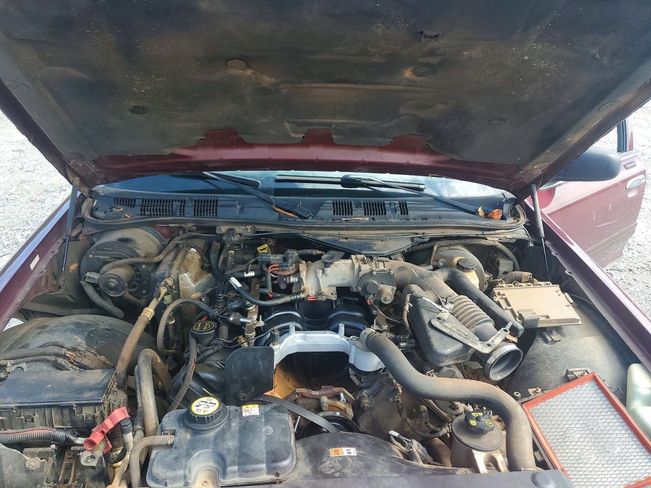 2005 Ford Crown Victoria Lx Burgundy vin: 2FAFP74W95X135974