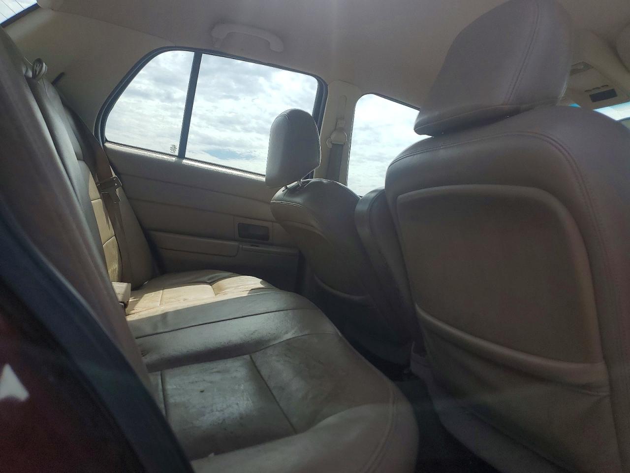 2005 Ford Crown Victoria Lx Burgundy vin: 2FAFP74W95X135974