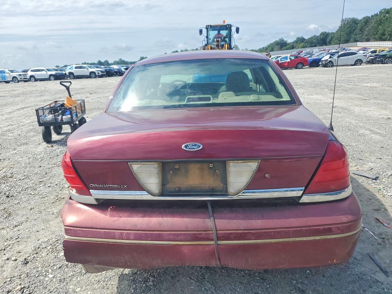 2005 Ford Crown Victoria Lx Burgundy vin: 2FAFP74W95X135974