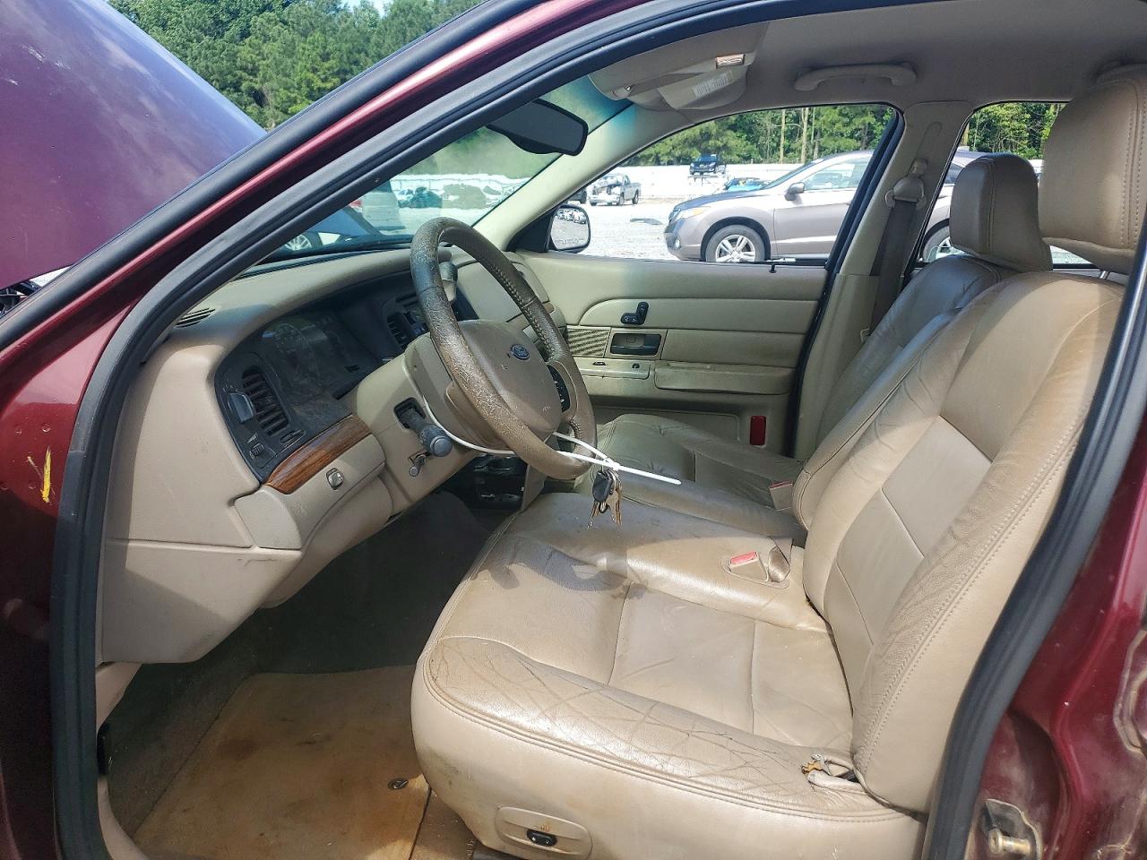 2005 Ford Crown Victoria Lx Burgundy vin: 2FAFP74W95X135974