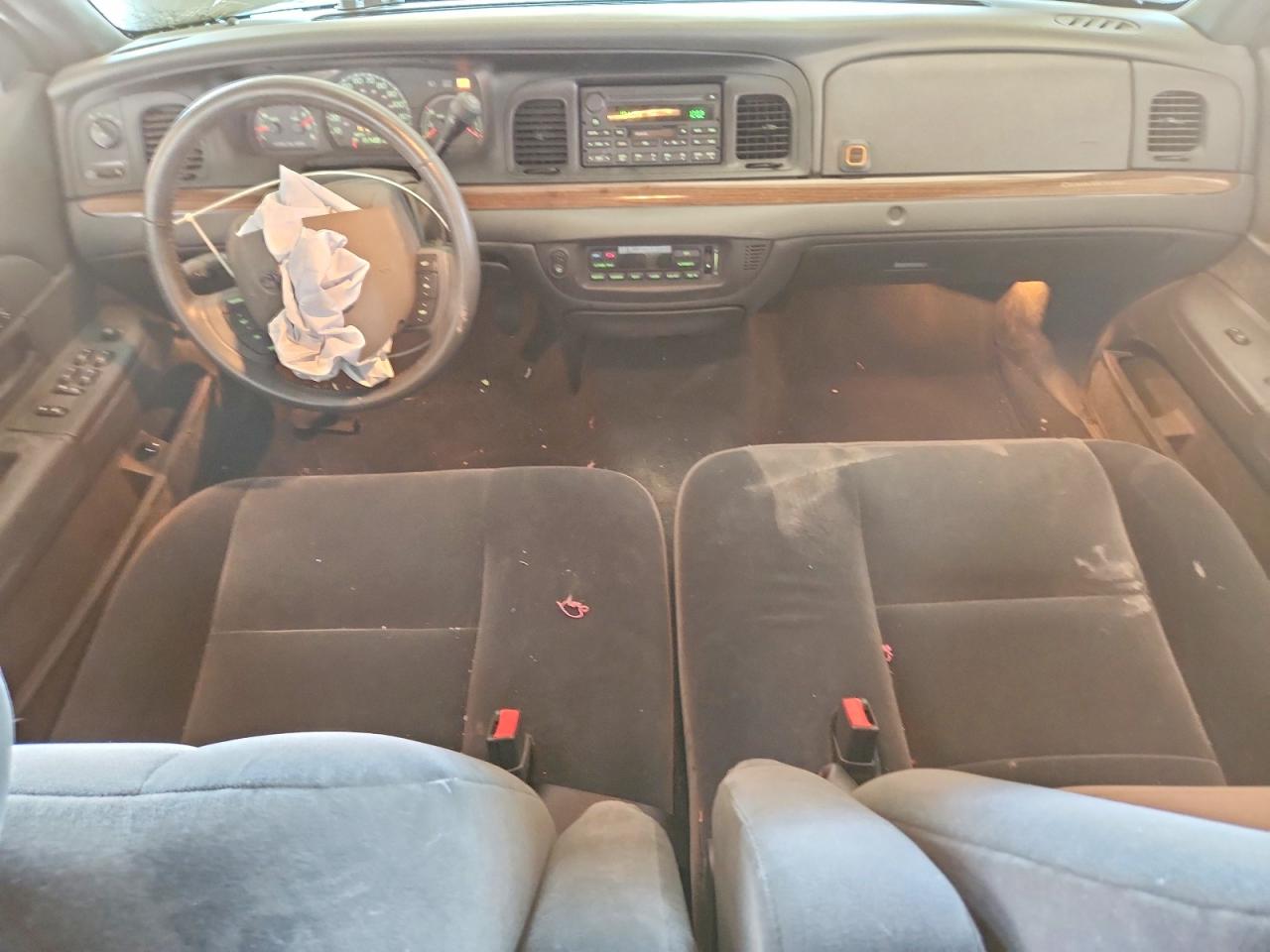 2005 Ford Crown Victoria Lx White vin: 2FAFP74WX5X113031