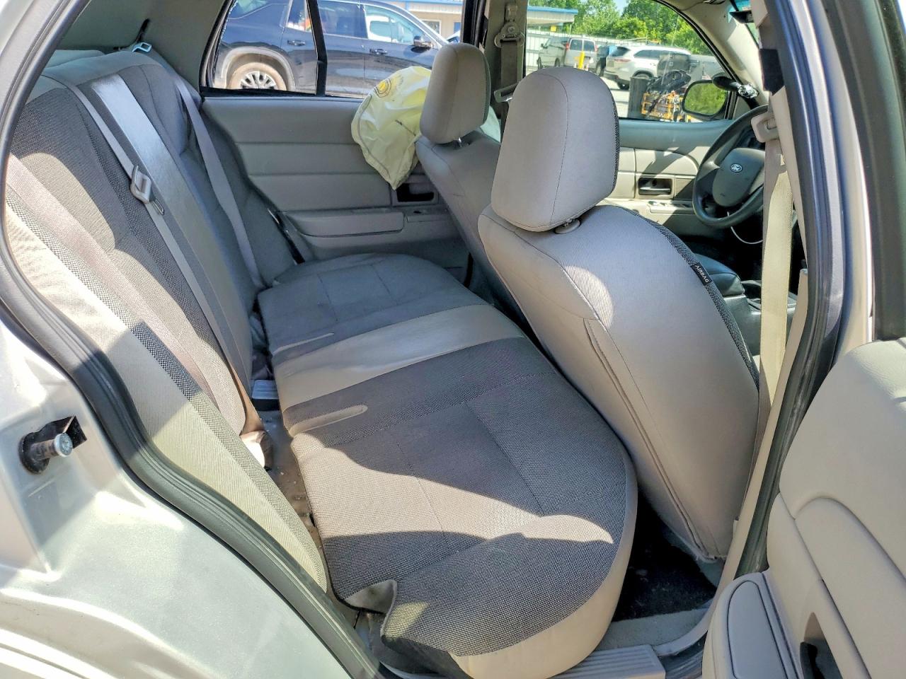 2009 Ford Crown Victoria Police Interceptor Beige vin: 2FAHP71V09X122752