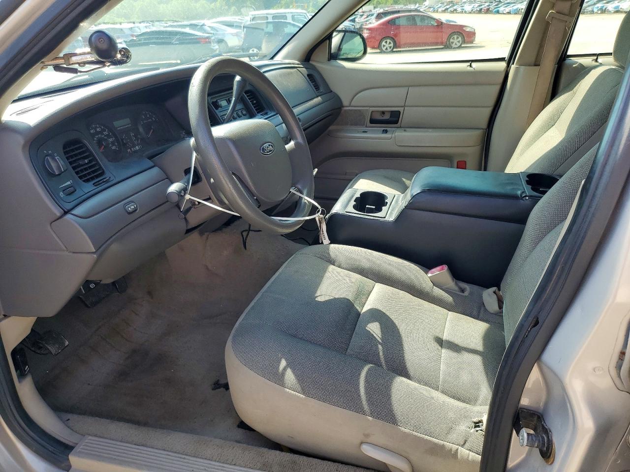 2009 Ford Crown Victoria Police Interceptor Beige vin: 2FAHP71V09X122752