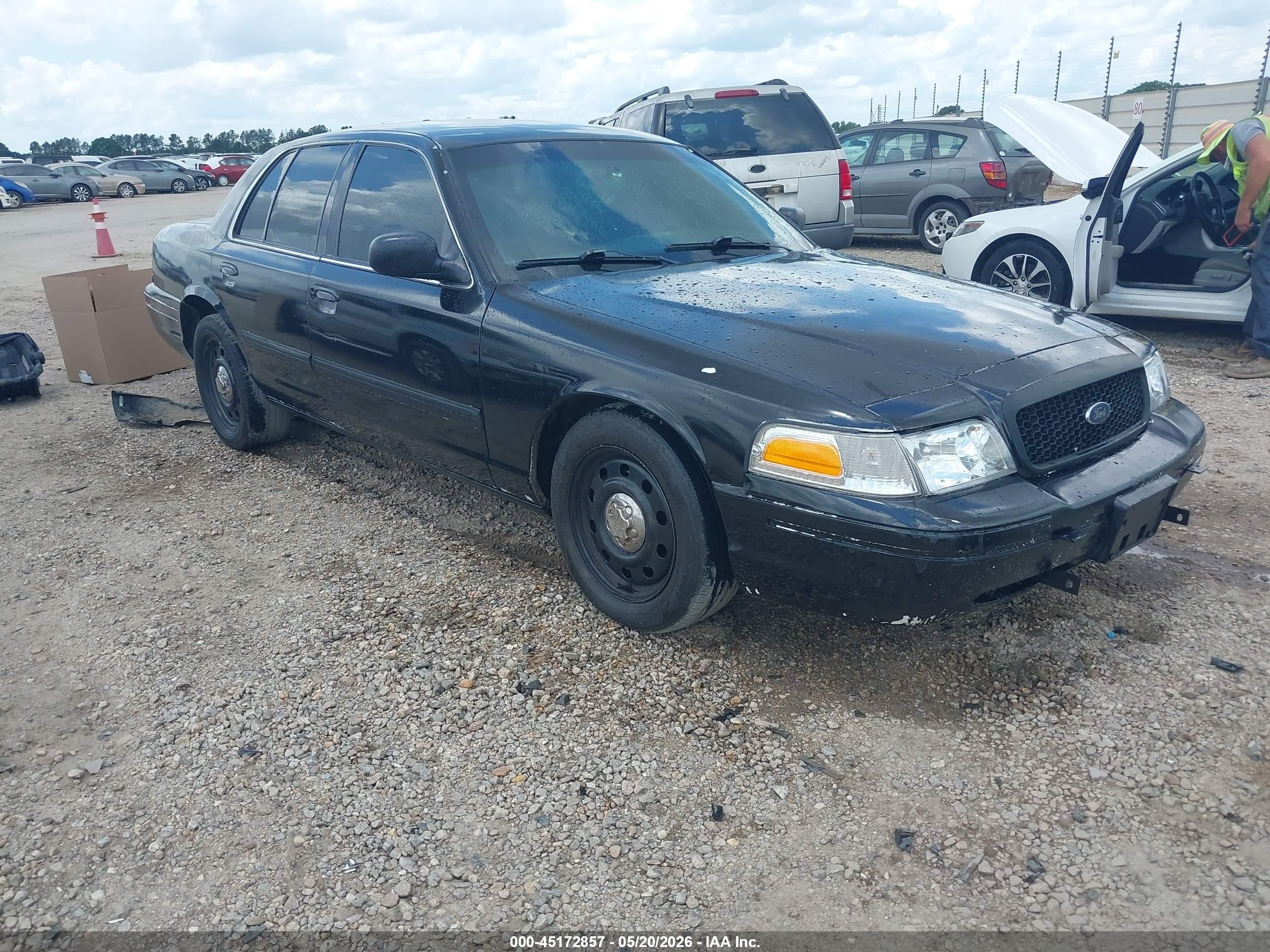 2009 Ford Crown Victoria   Black vin: 2FAHP71V09X124825