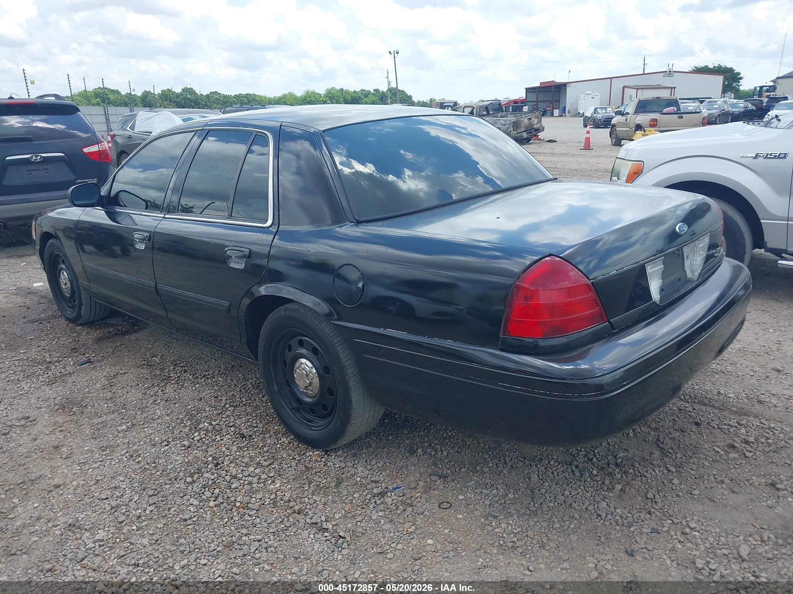 2009 Ford Crown Victoria   Black vin: 2FAHP71V09X124825