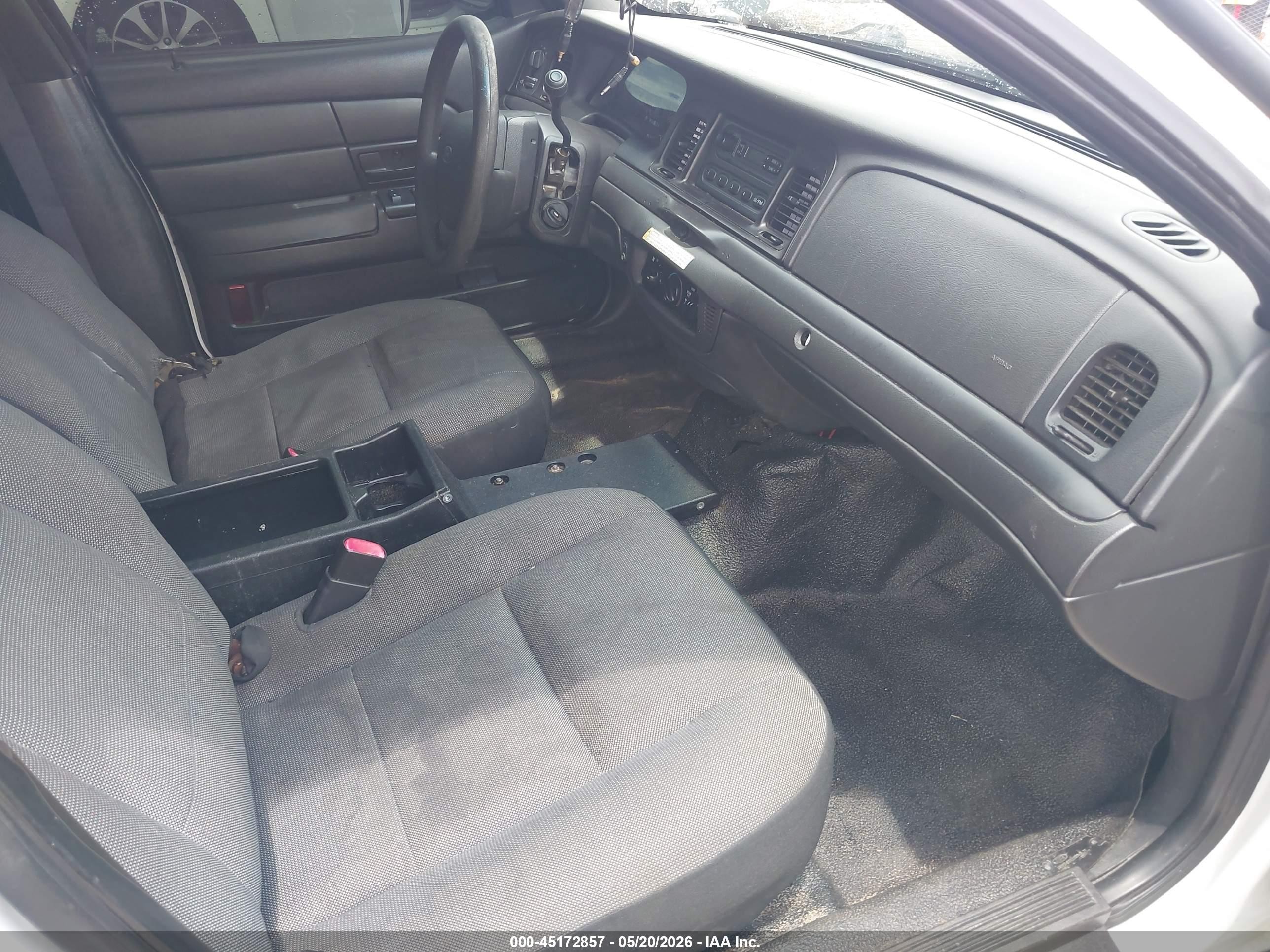 2009 Ford Crown Victoria   Black vin: 2FAHP71V09X124825