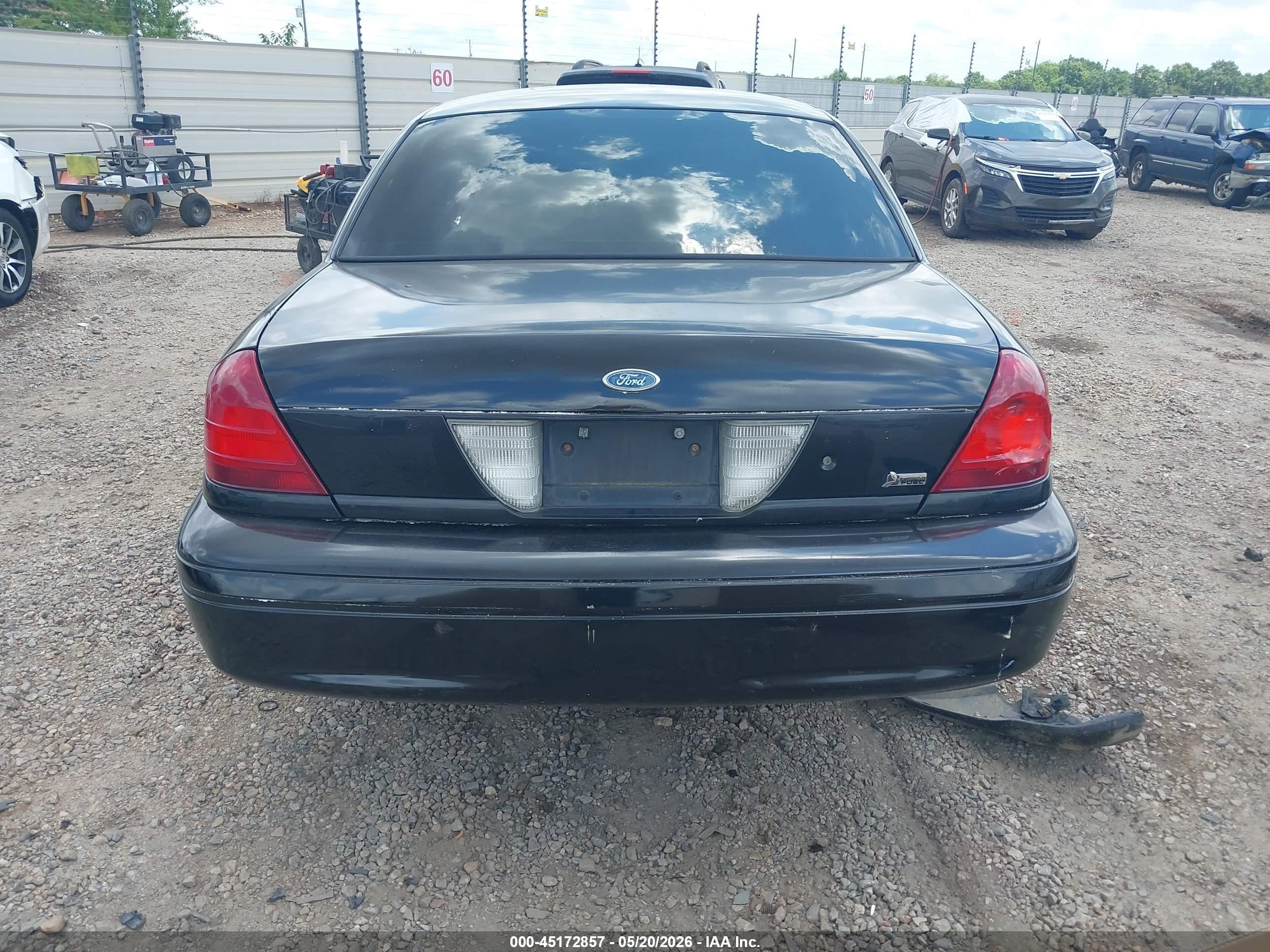 2009 Ford Crown Victoria   Black vin: 2FAHP71V09X124825