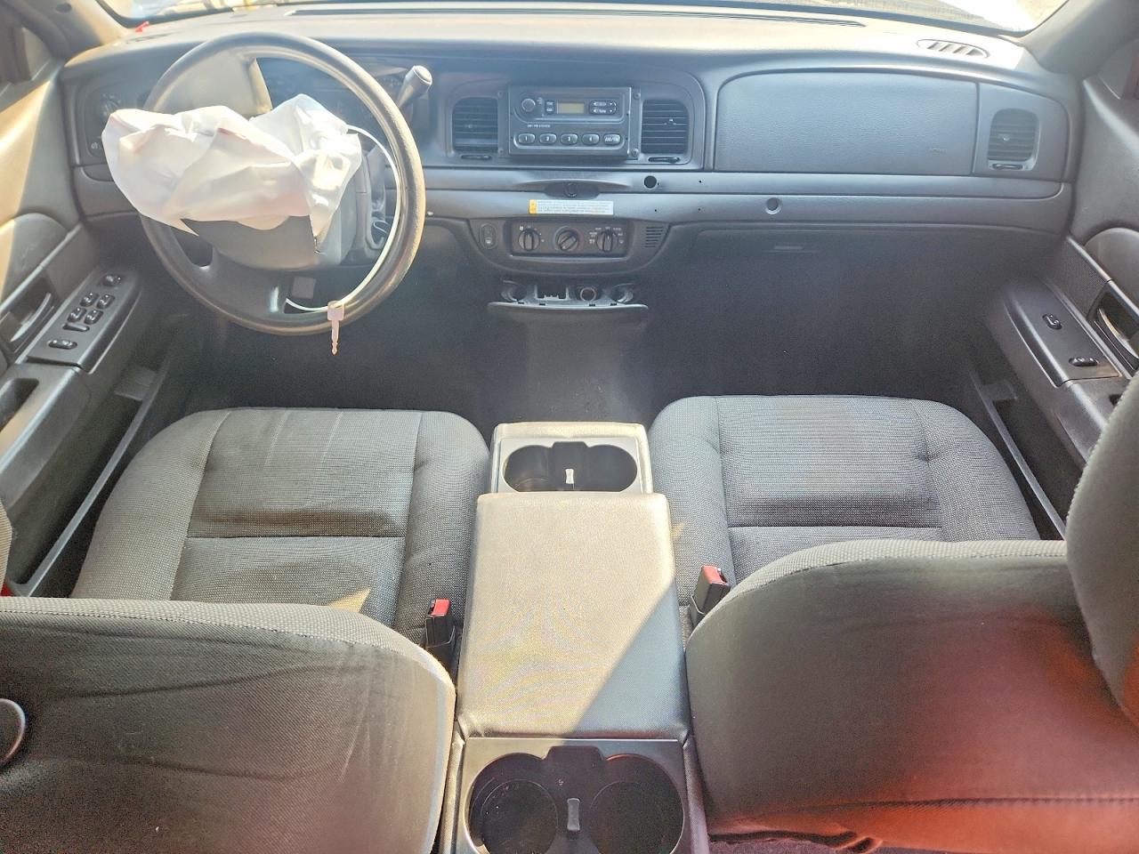 2008 Ford Crown Victoria Police Interceptor White vin: 2FAHP71V18X115601
