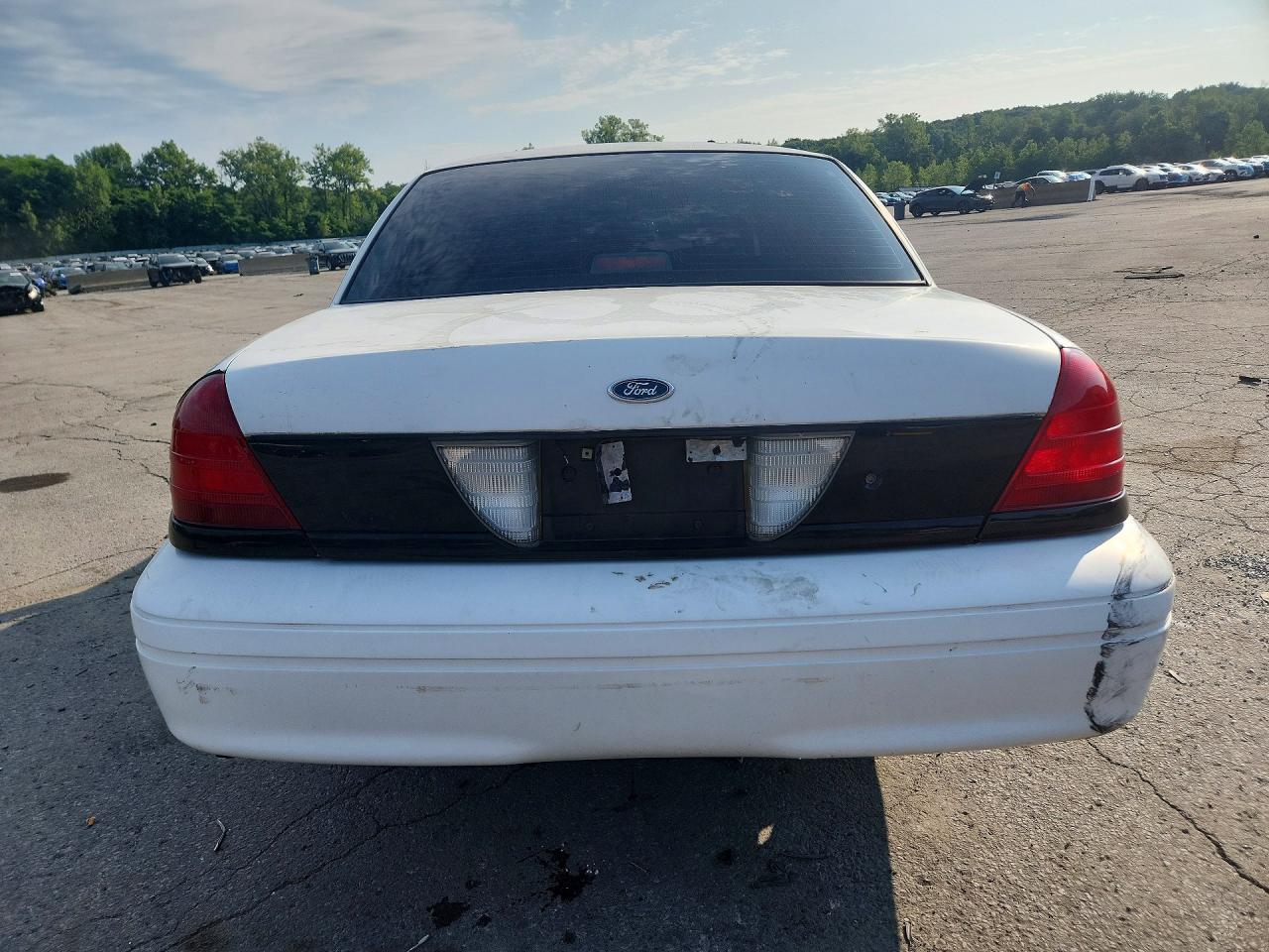 2008 Ford Crown Victoria Police Interceptor White vin: 2FAHP71V18X115601