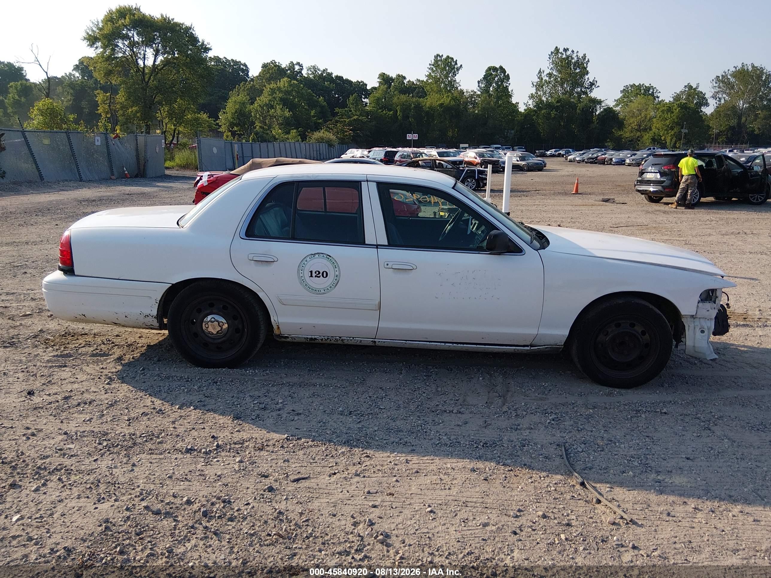 2009 Ford Crown Victoria Police/police Interceptor White vin: 2FAHP71V29X133204