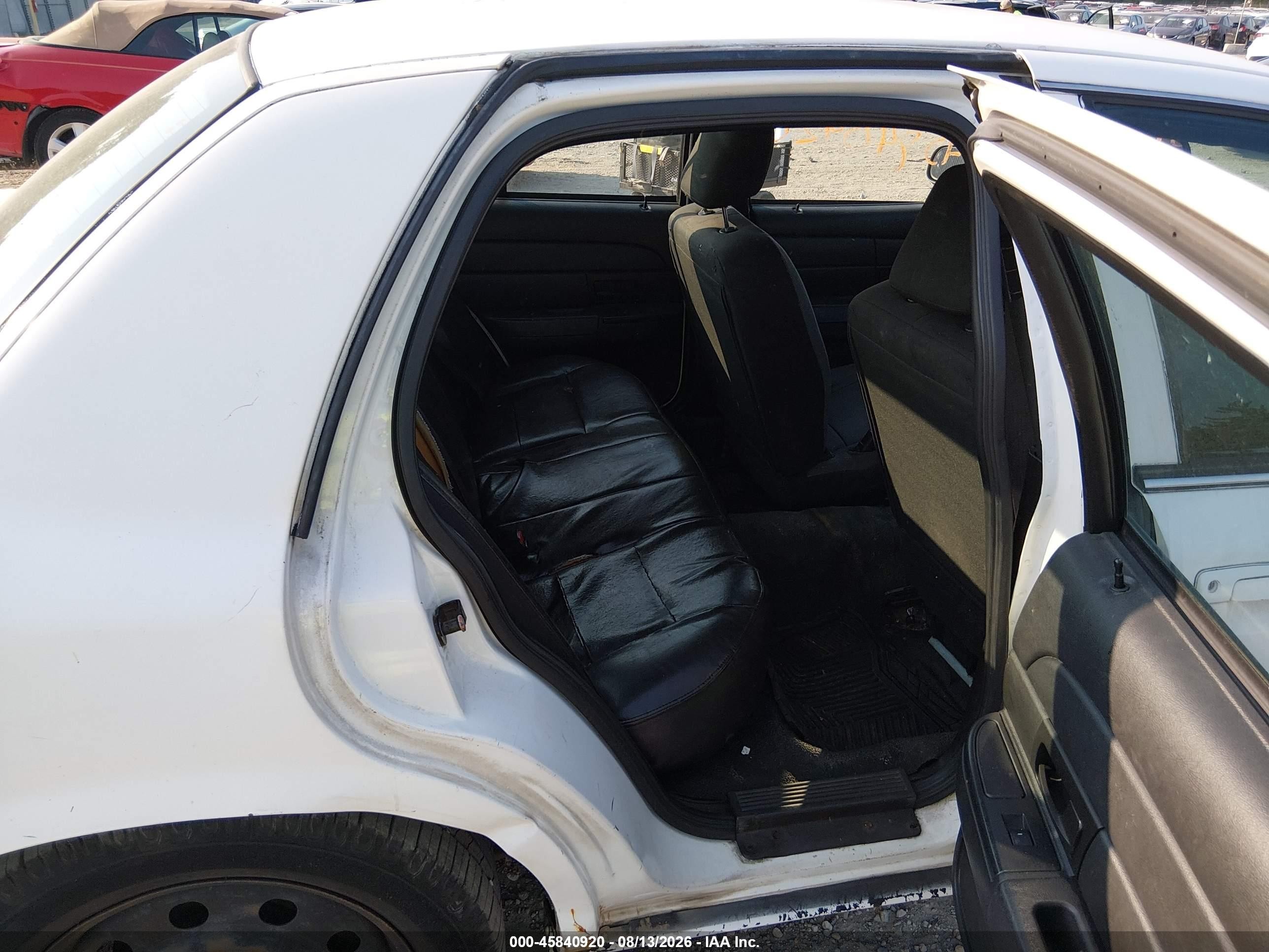 2009 Ford Crown Victoria Police/police Interceptor White vin: 2FAHP71V29X133204