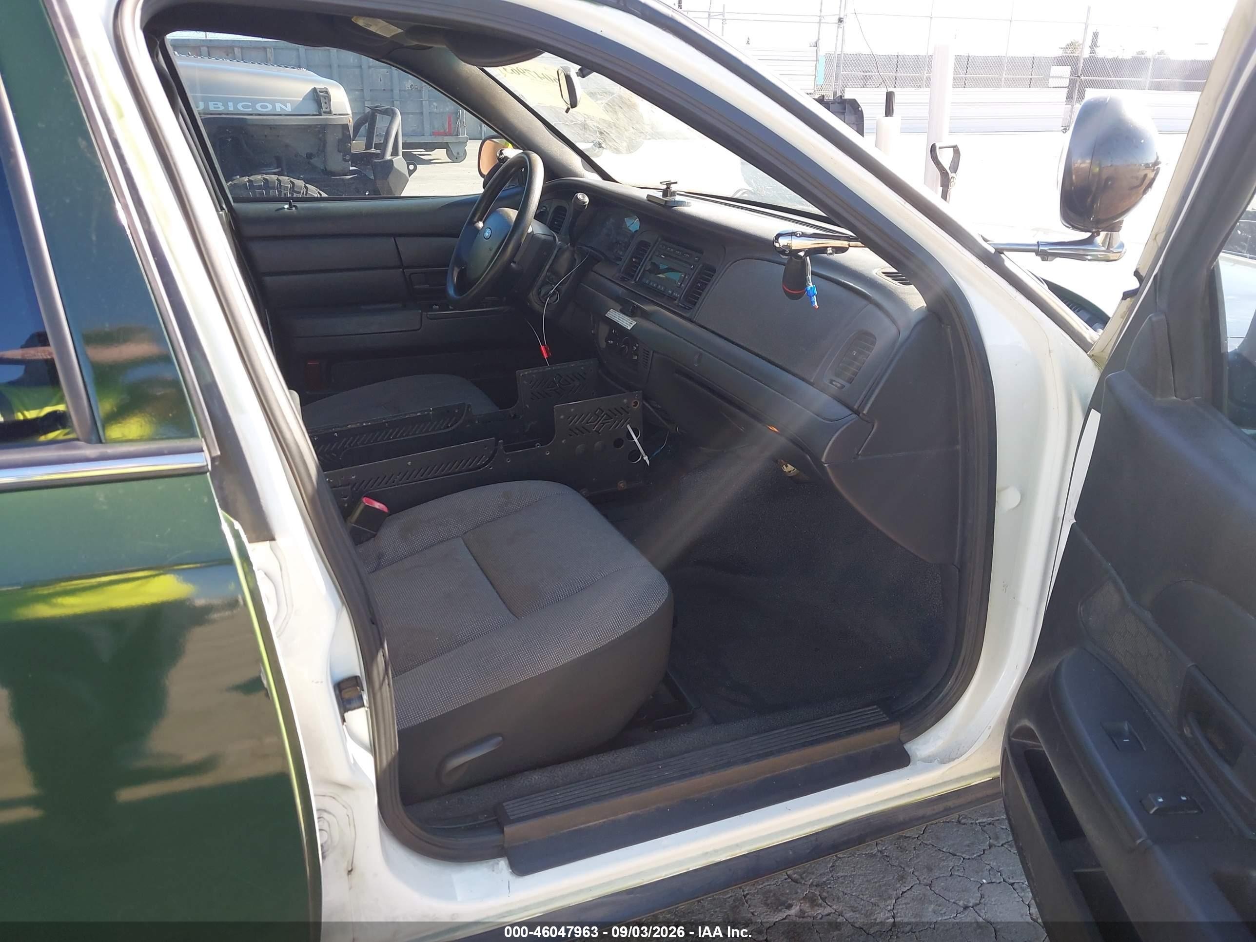 2009 Ford Crown Victoria Police/police Interceptor Green vin: 2FAHP71V29X140279
