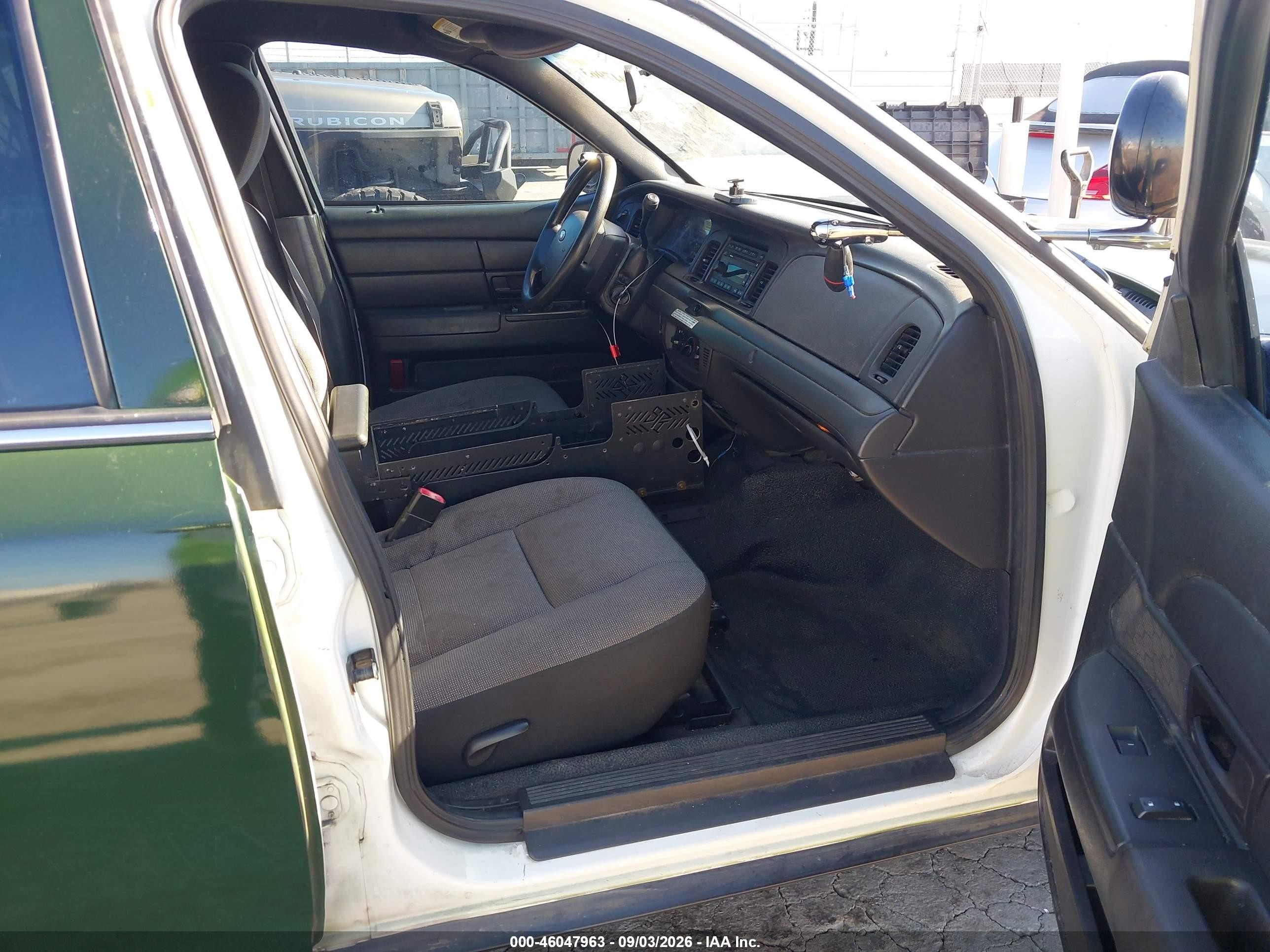 2009 Ford Crown Victoria Police/police Interceptor Green vin: 2FAHP71V29X140279
